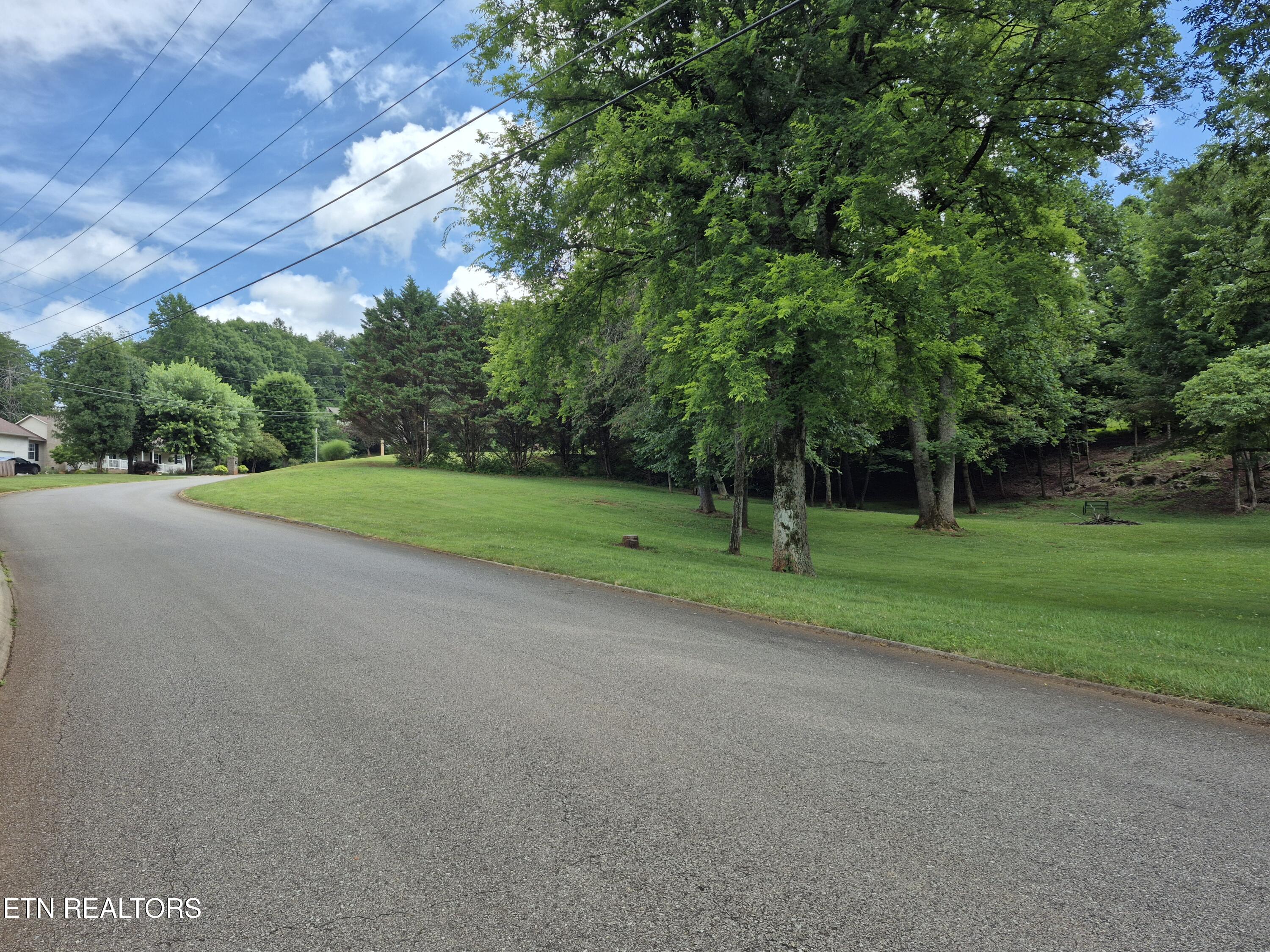 570 Oakwood Estates Drive Lenoir City TN 37772