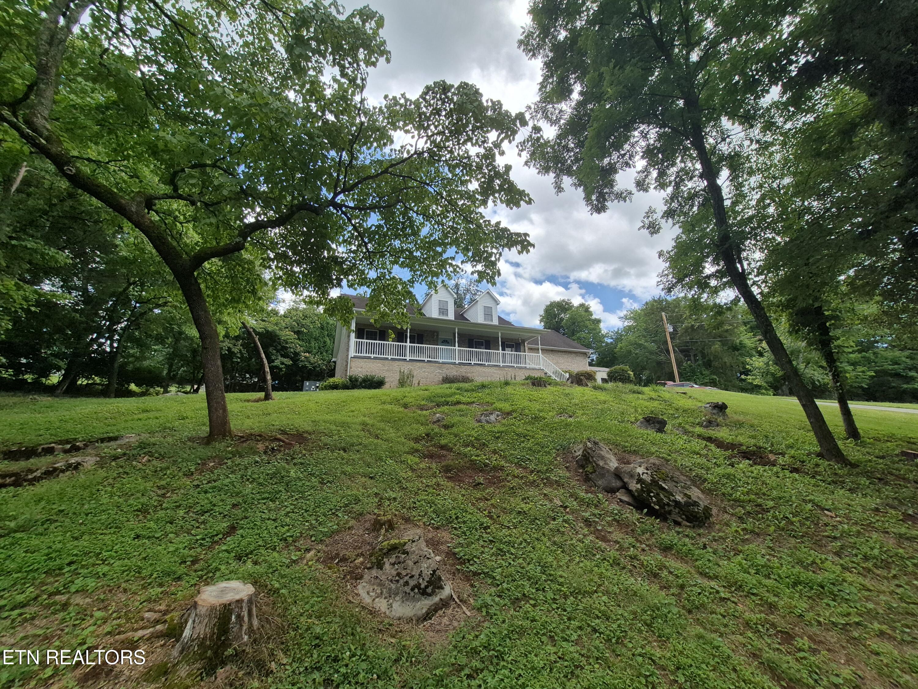 570 Oakwood Estates Drive Lenoir City TN 37772