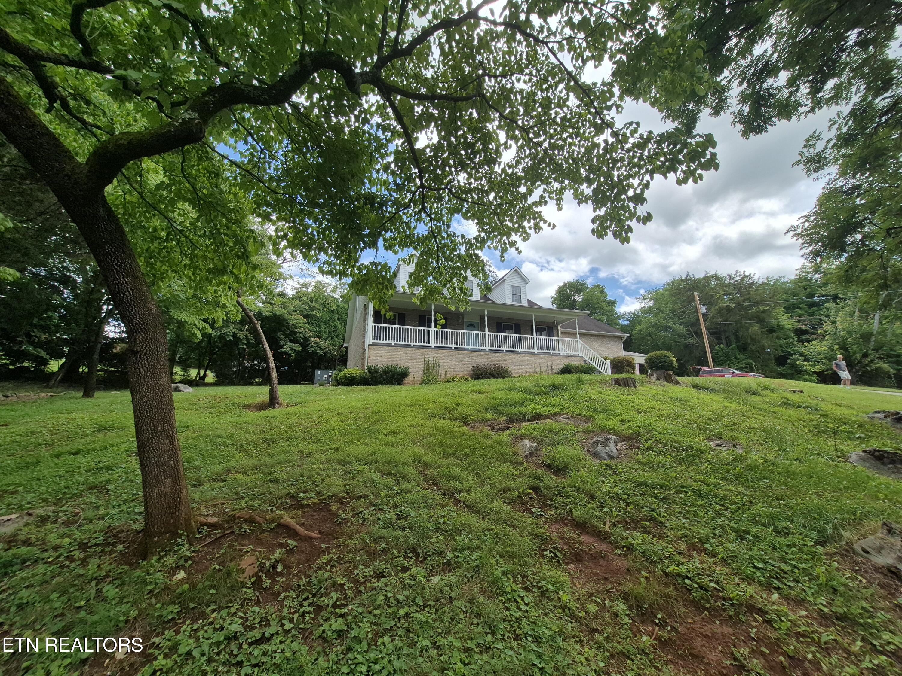 570 Oakwood Estates Drive Lenoir City TN 37772