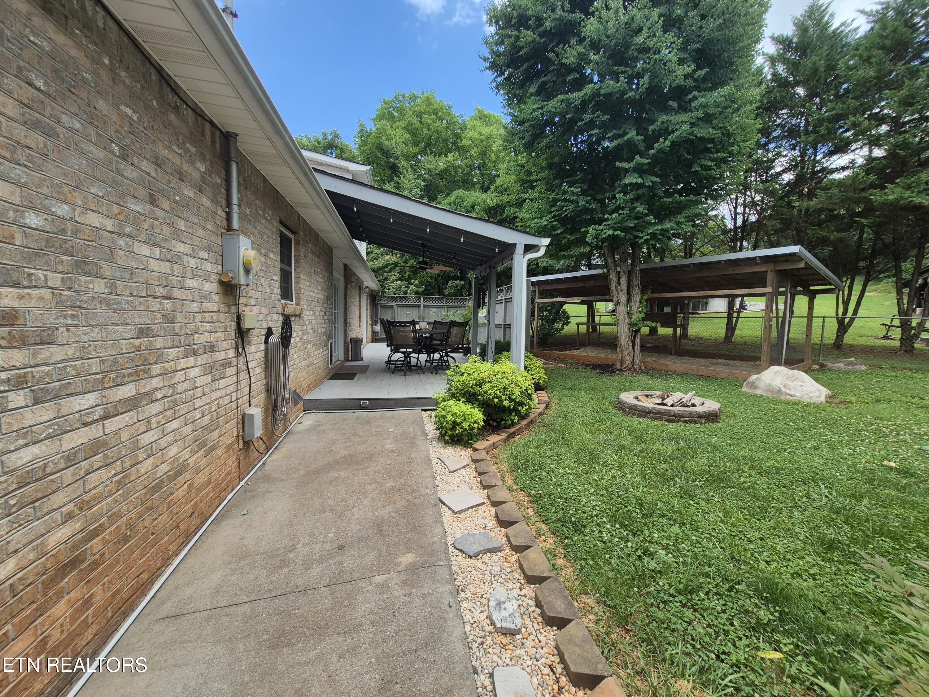 570 Oakwood Estates Drive Lenoir City TN 37772