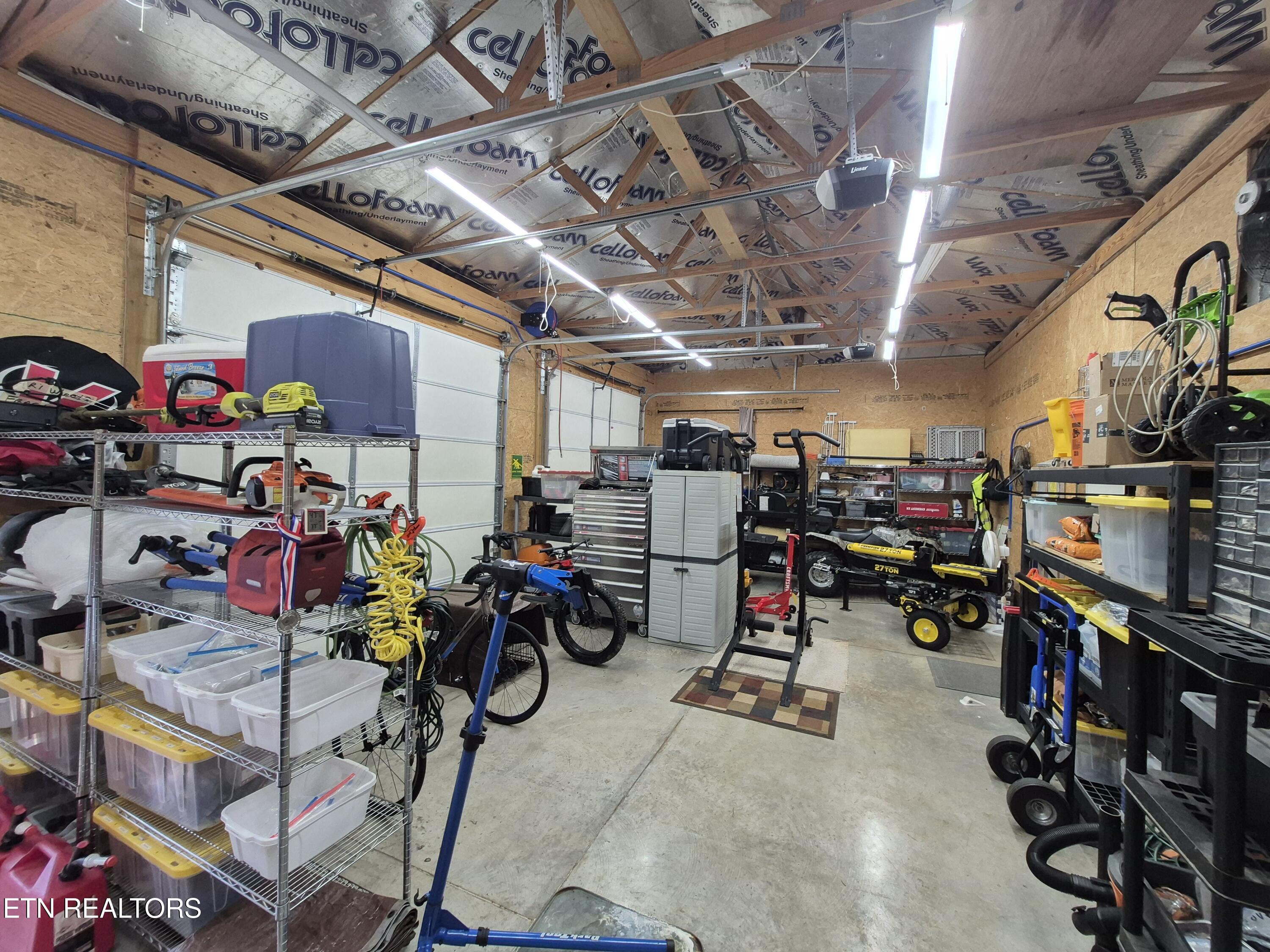 570 Oakwood Estates Drive Lenoir City TN 37772