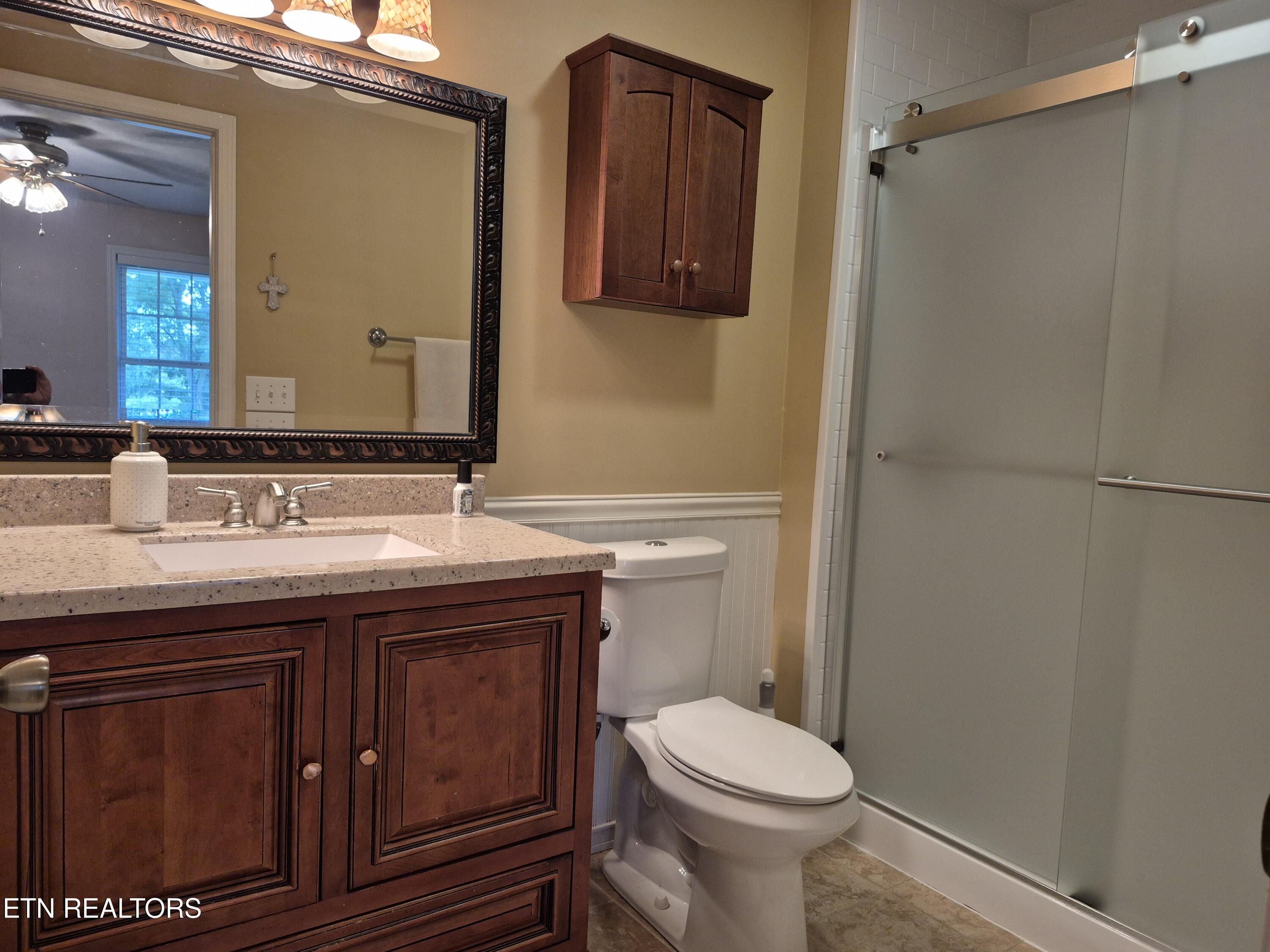 570 Oakwood Estates Drive Lenoir City TN 37772