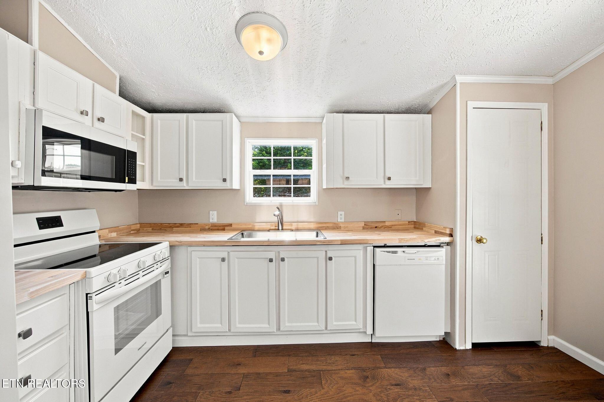 200 N Indiana Avenue Lafollette TN 37766