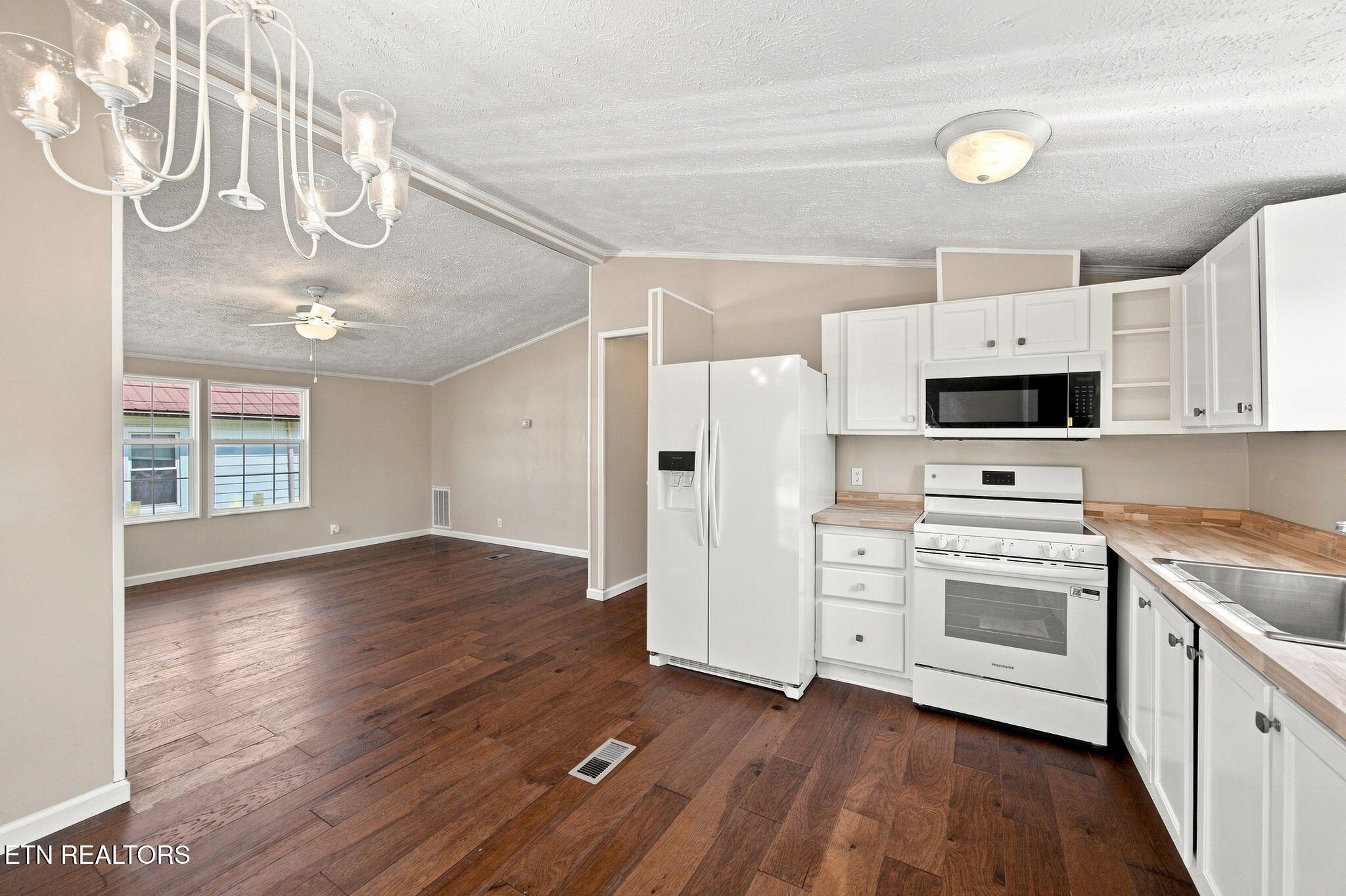 200 N Indiana Avenue Lafollette TN 37766