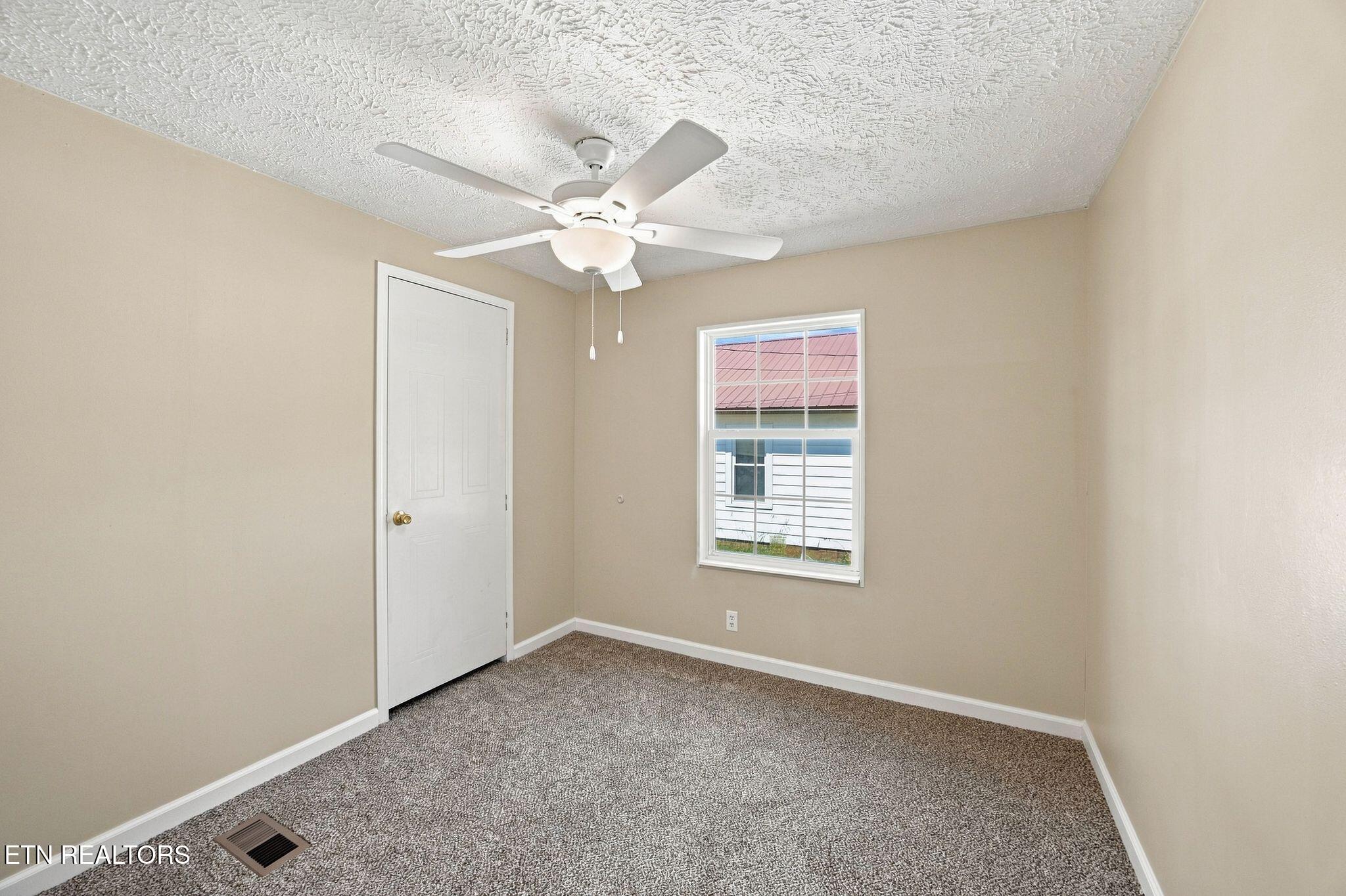 200 N Indiana Avenue Lafollette TN 37766