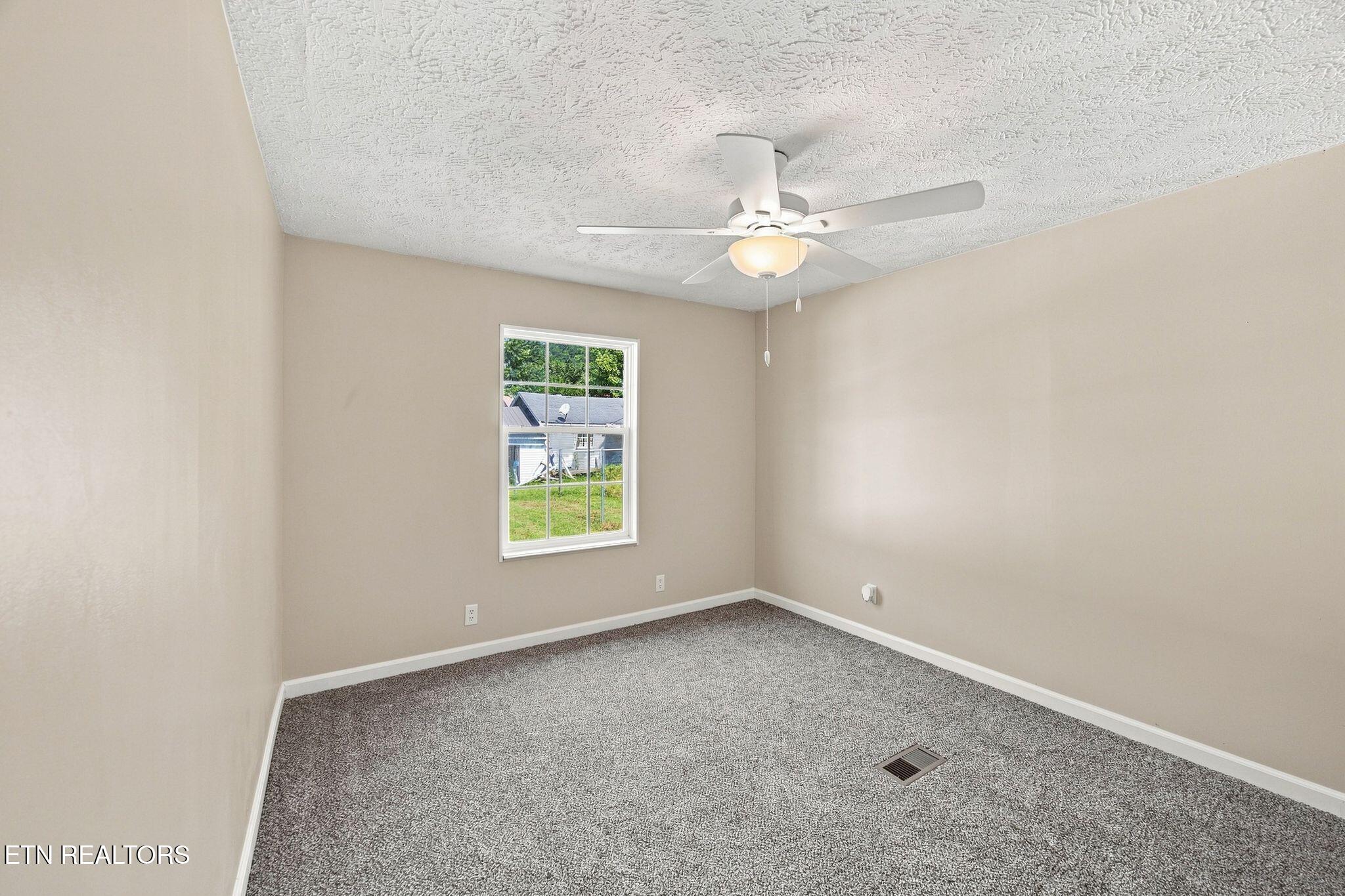 200 N Indiana Avenue Lafollette TN 37766