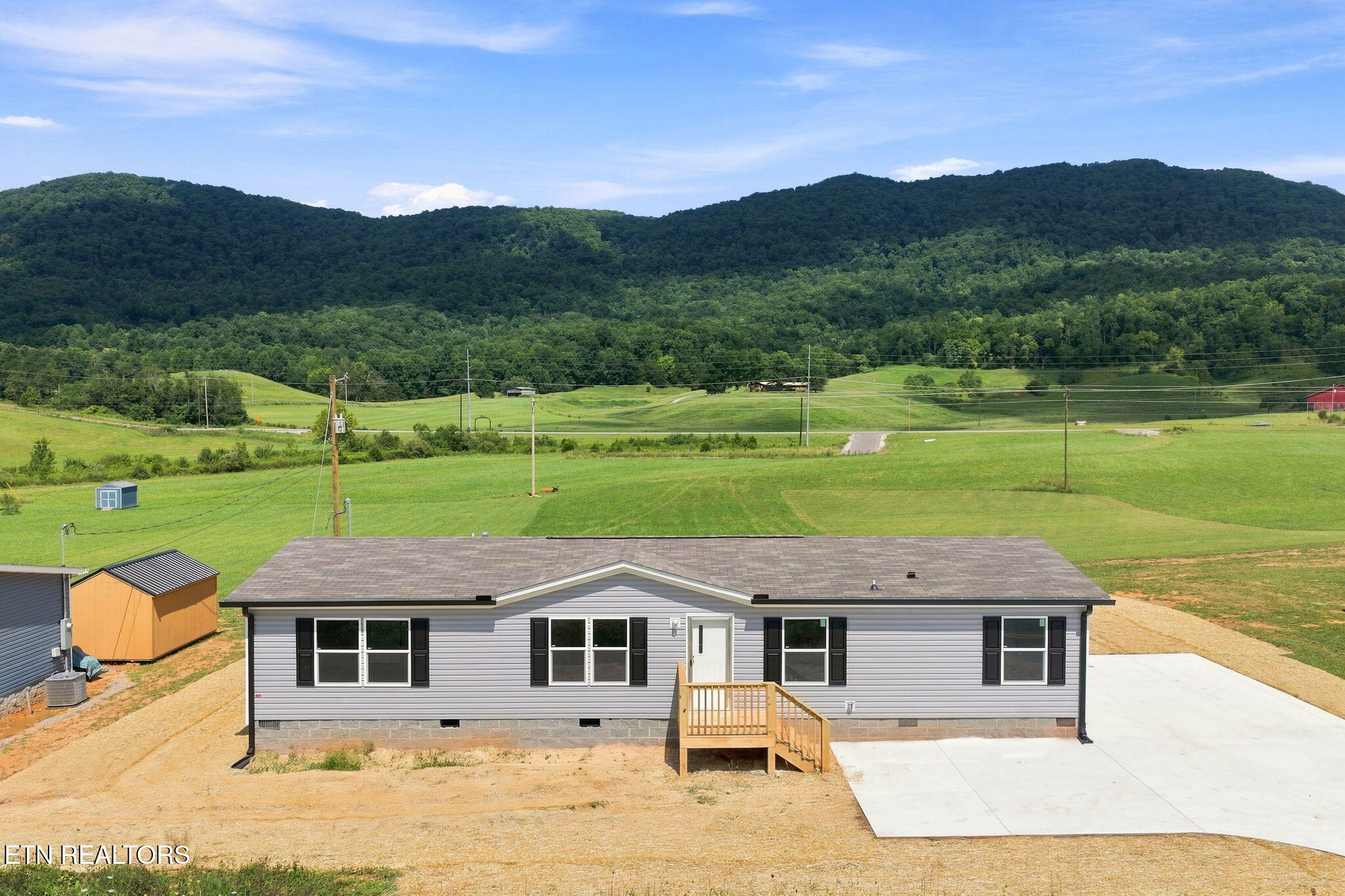 2888 Old Highway 63 Speedwell TN 37870