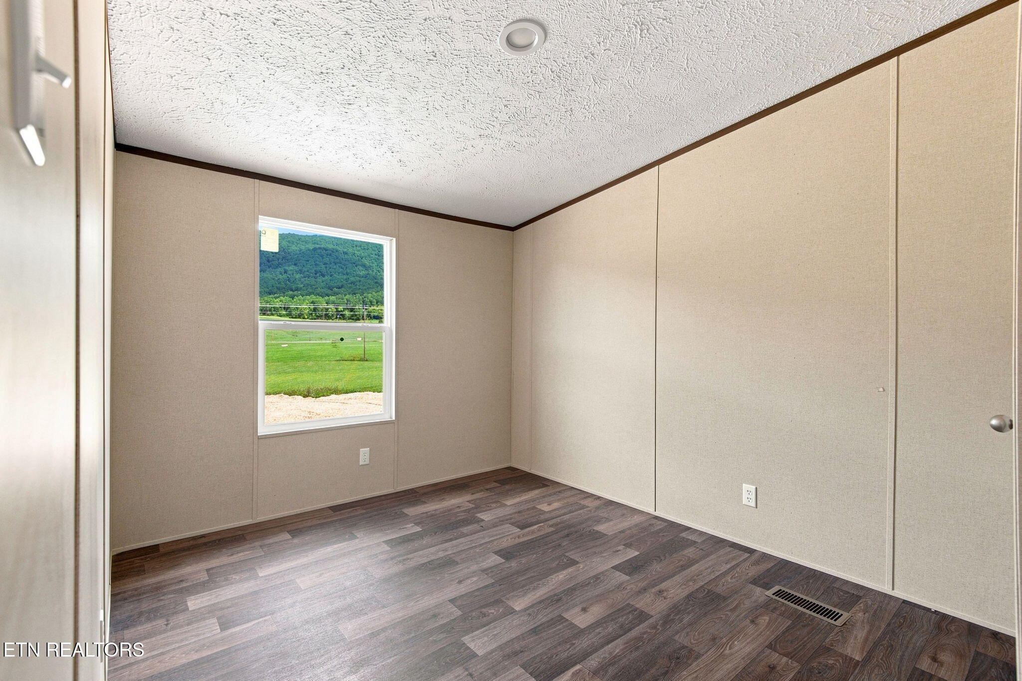 2888 Old Highway 63 Speedwell TN 37870