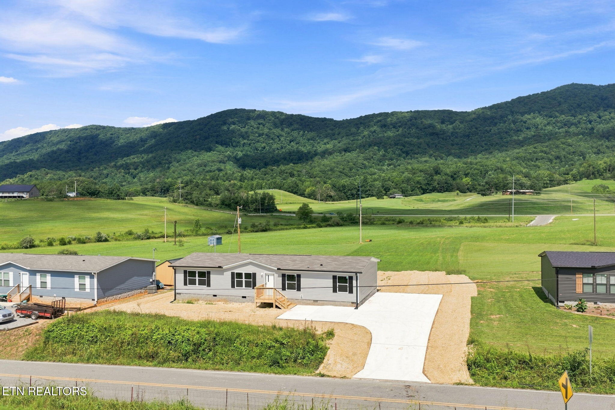 2888 Old Highway 63 Speedwell TN 37870
