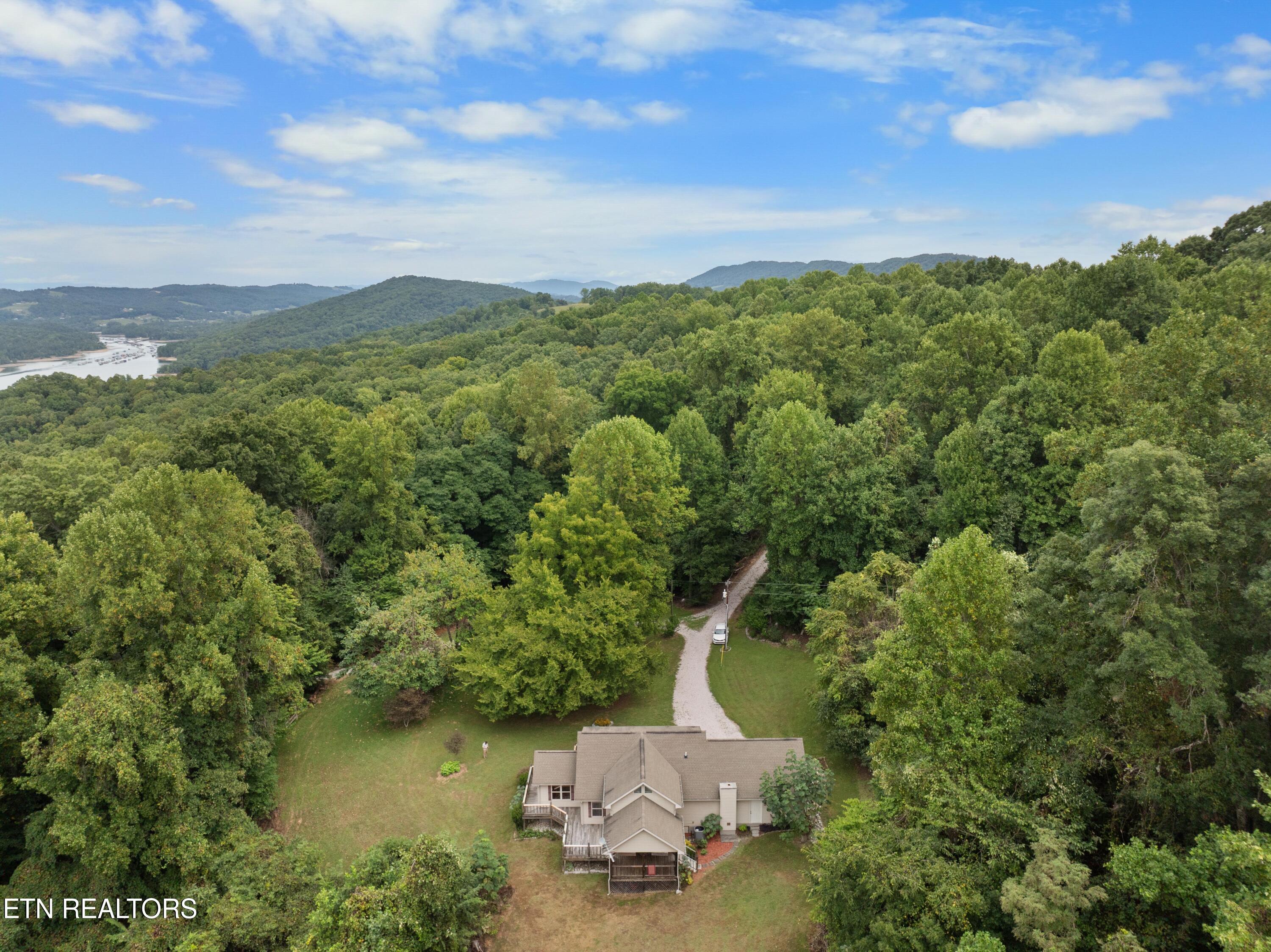 295 Bob Wright Road Maynardville TN 37807