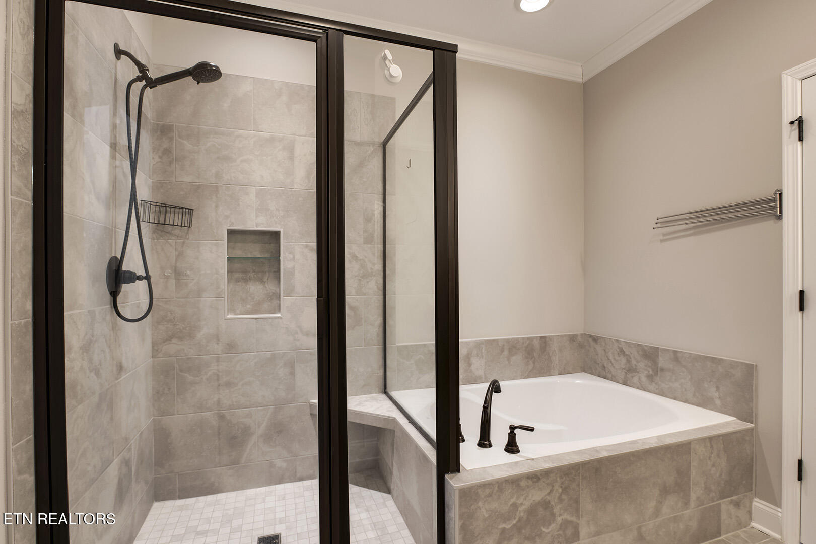 1104 Sawtooth Oak Way Knoxville TN 37932