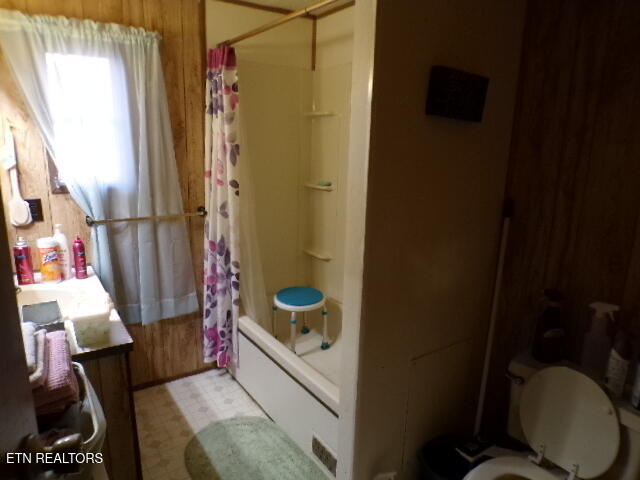 150 Forest Hill Drive Harriman TN 37748