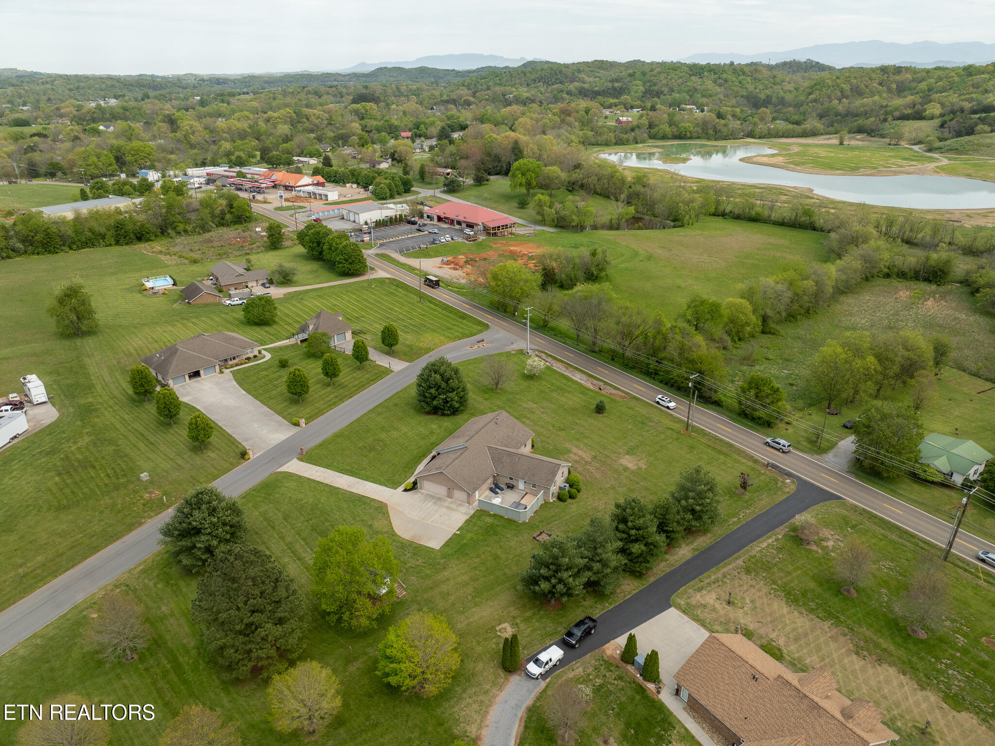 1209 Meadowlands Circle Sevierville TN 37876