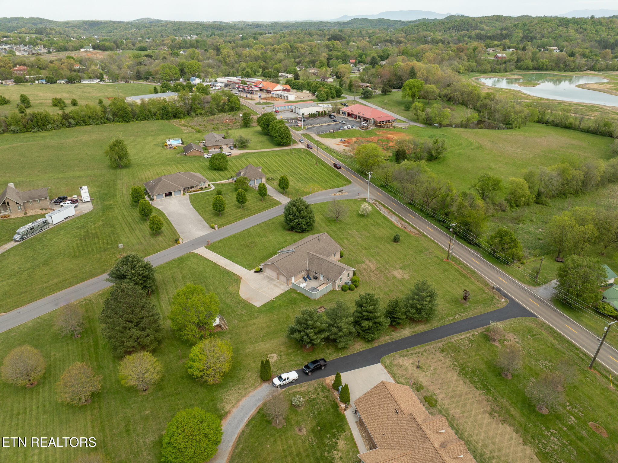 1209 Meadowlands Circle Sevierville TN 37876
