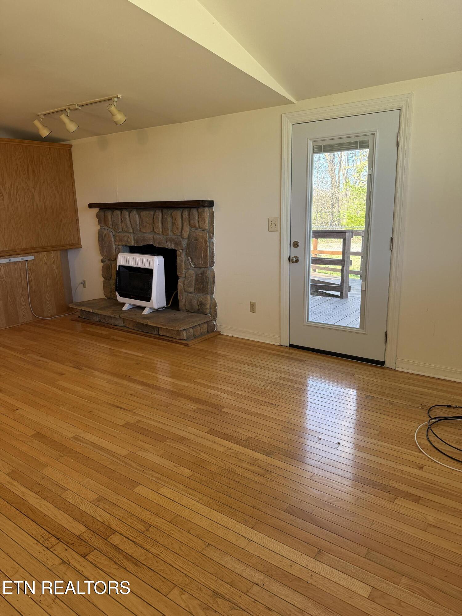 1128 Old Harriman Highway Oliver Springs TN 37840