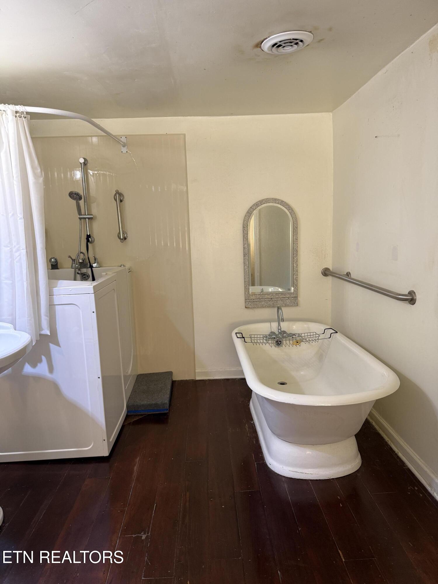 1128 Old Harriman Highway Oliver Springs TN 37840