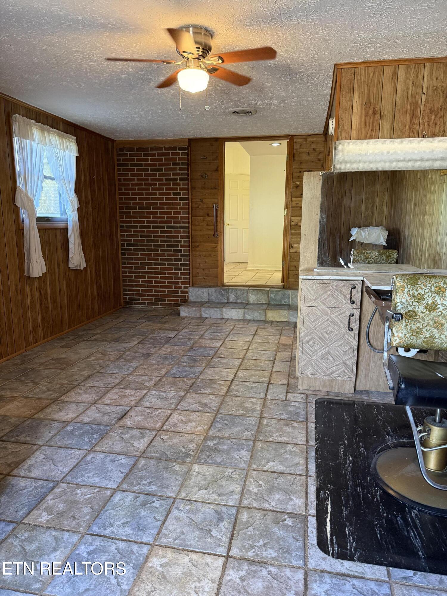 1128 Old Harriman Highway Oliver Springs TN 37840