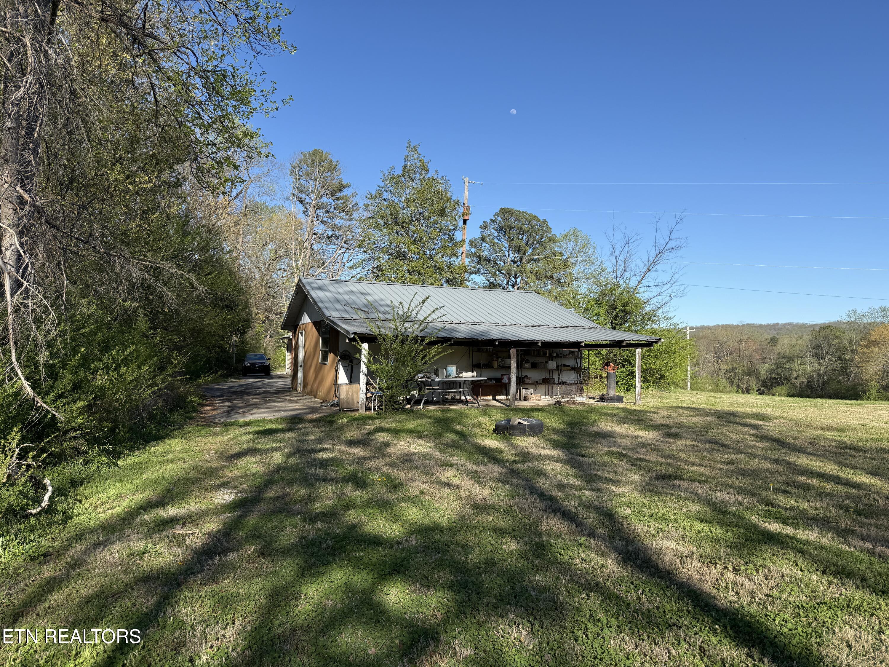 1128 Old Harriman Highway Oliver Springs TN 37840