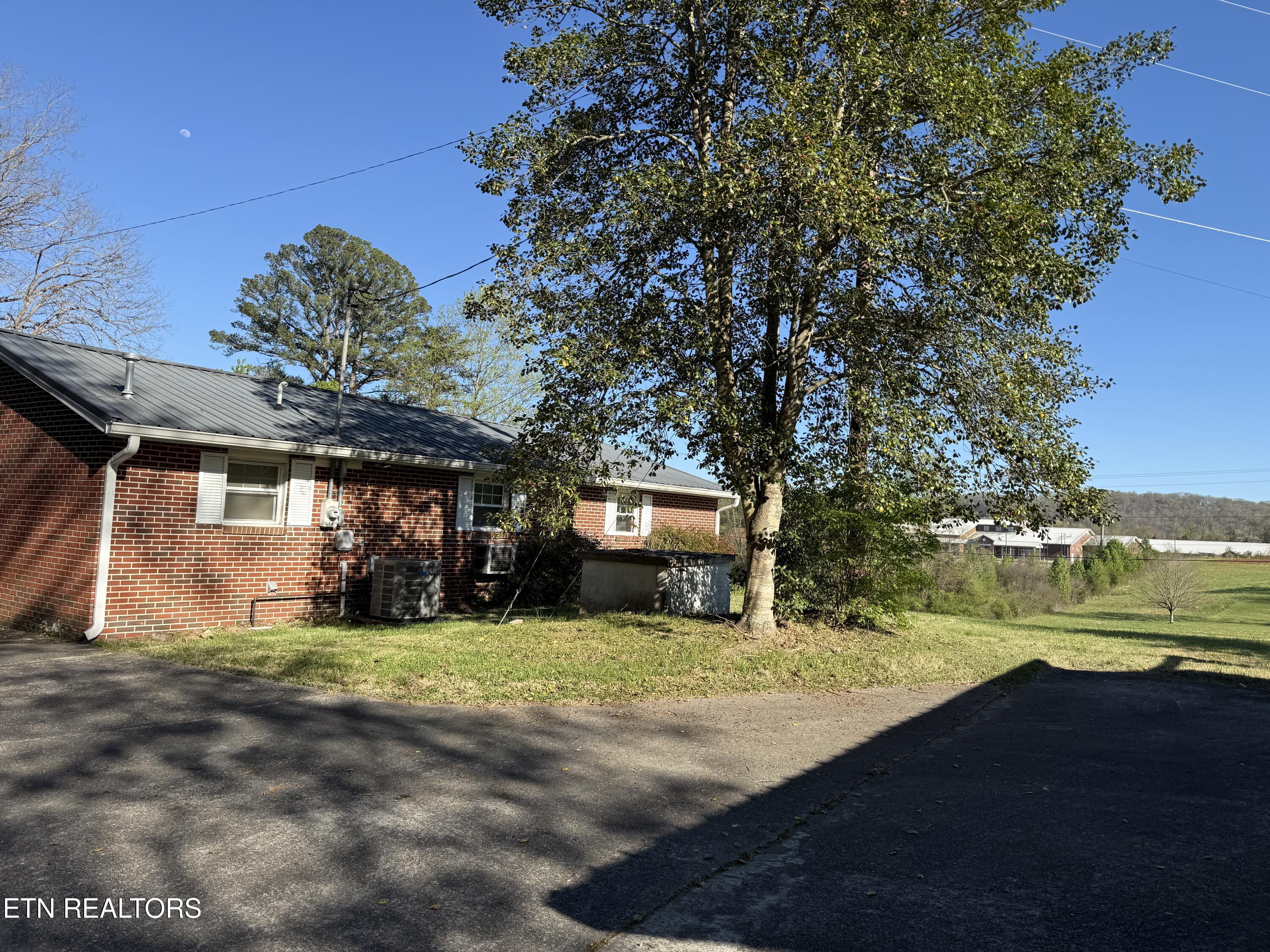 1128 Old Harriman Highway Oliver Springs TN 37840