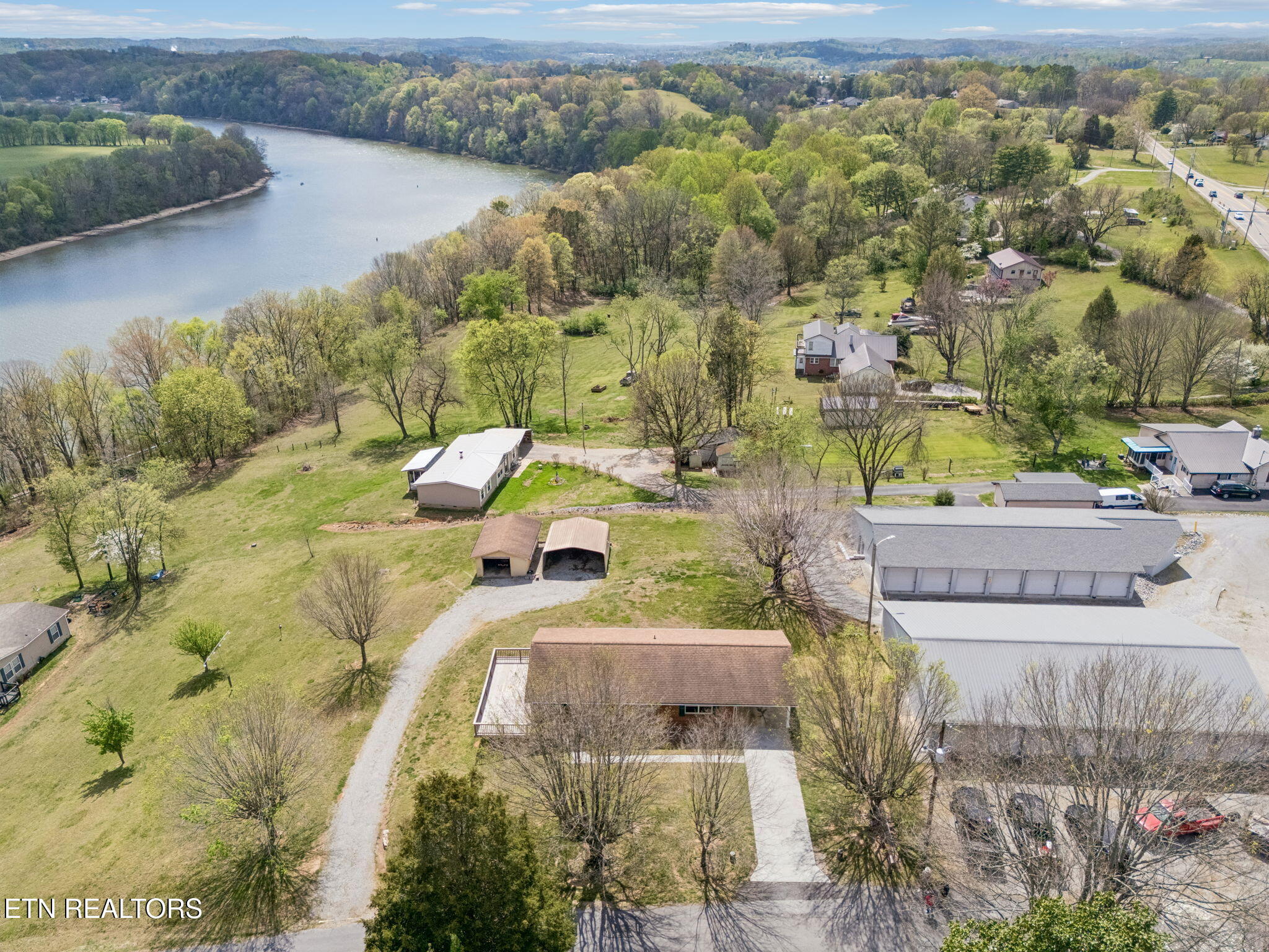 132 Webb Circle Lenoir City TN 37771