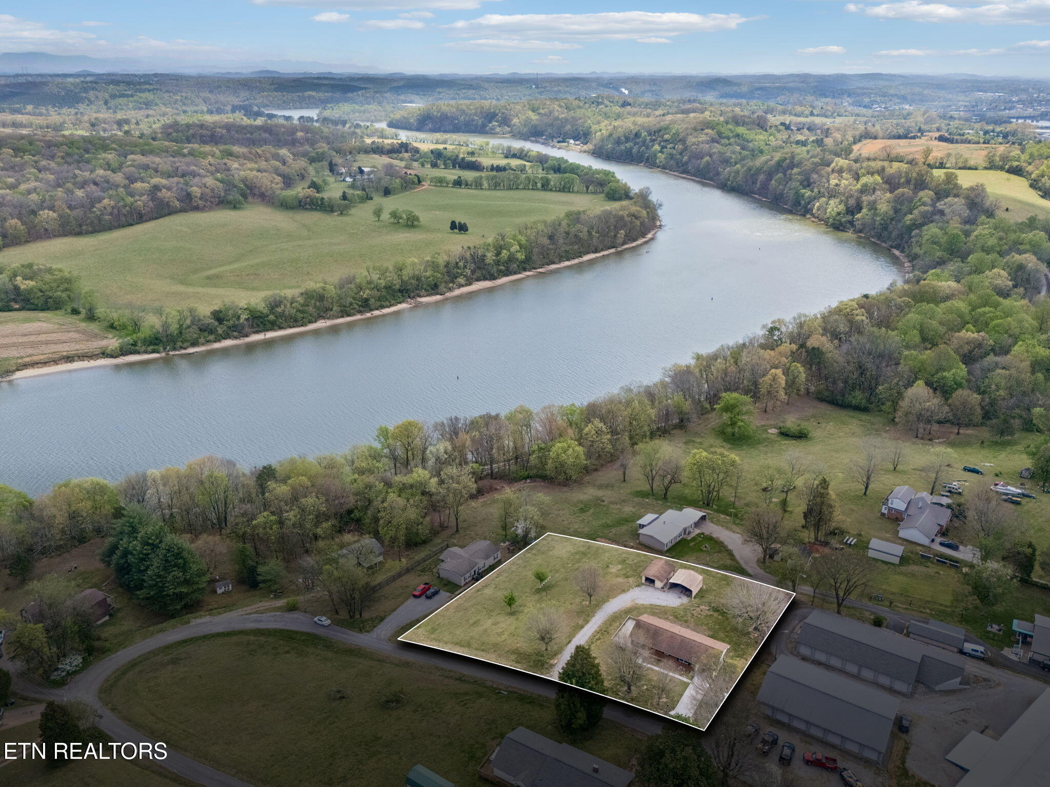 132 Webb Circle Lenoir City TN 37771