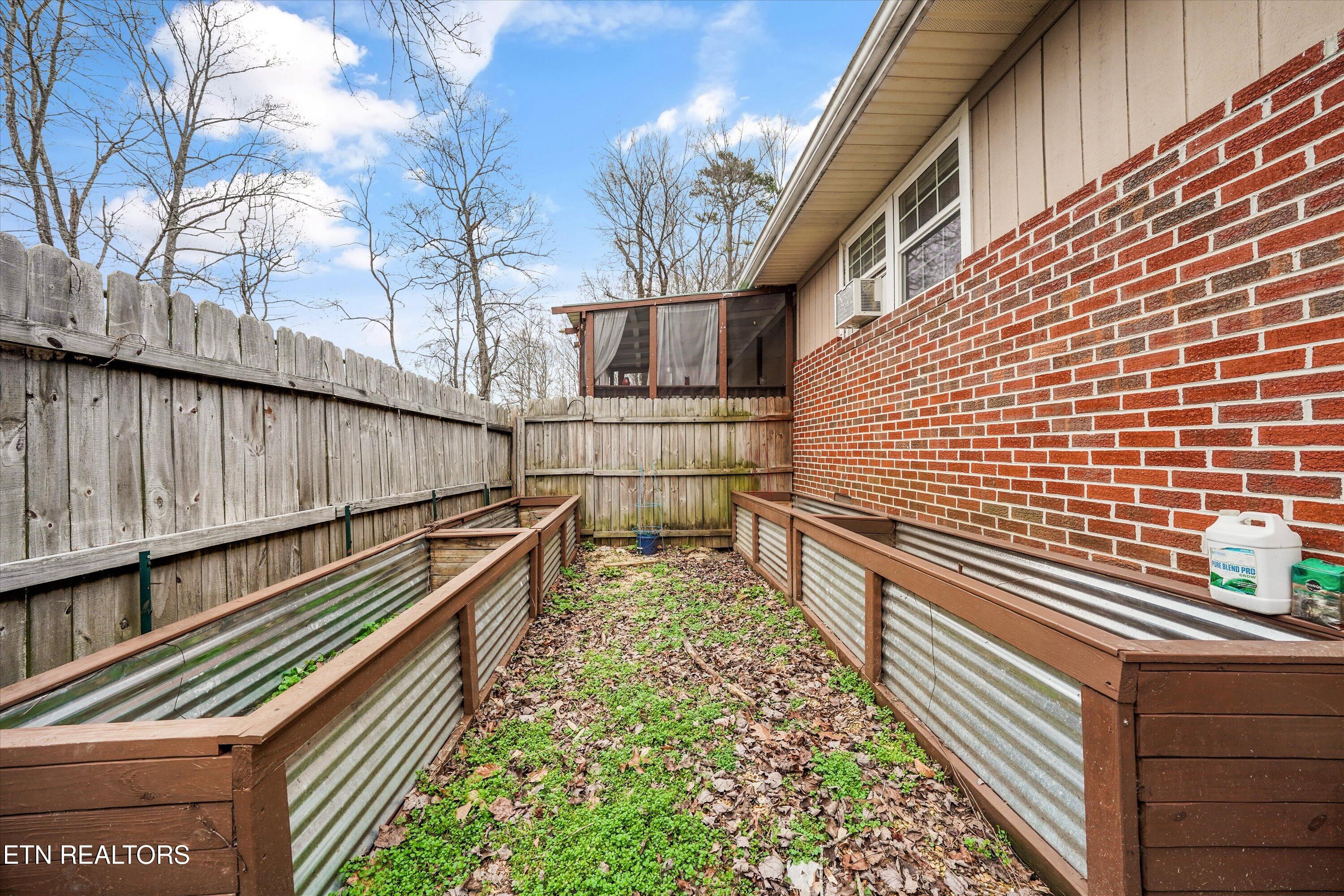 131 Scott. Road Harriman TN 37748