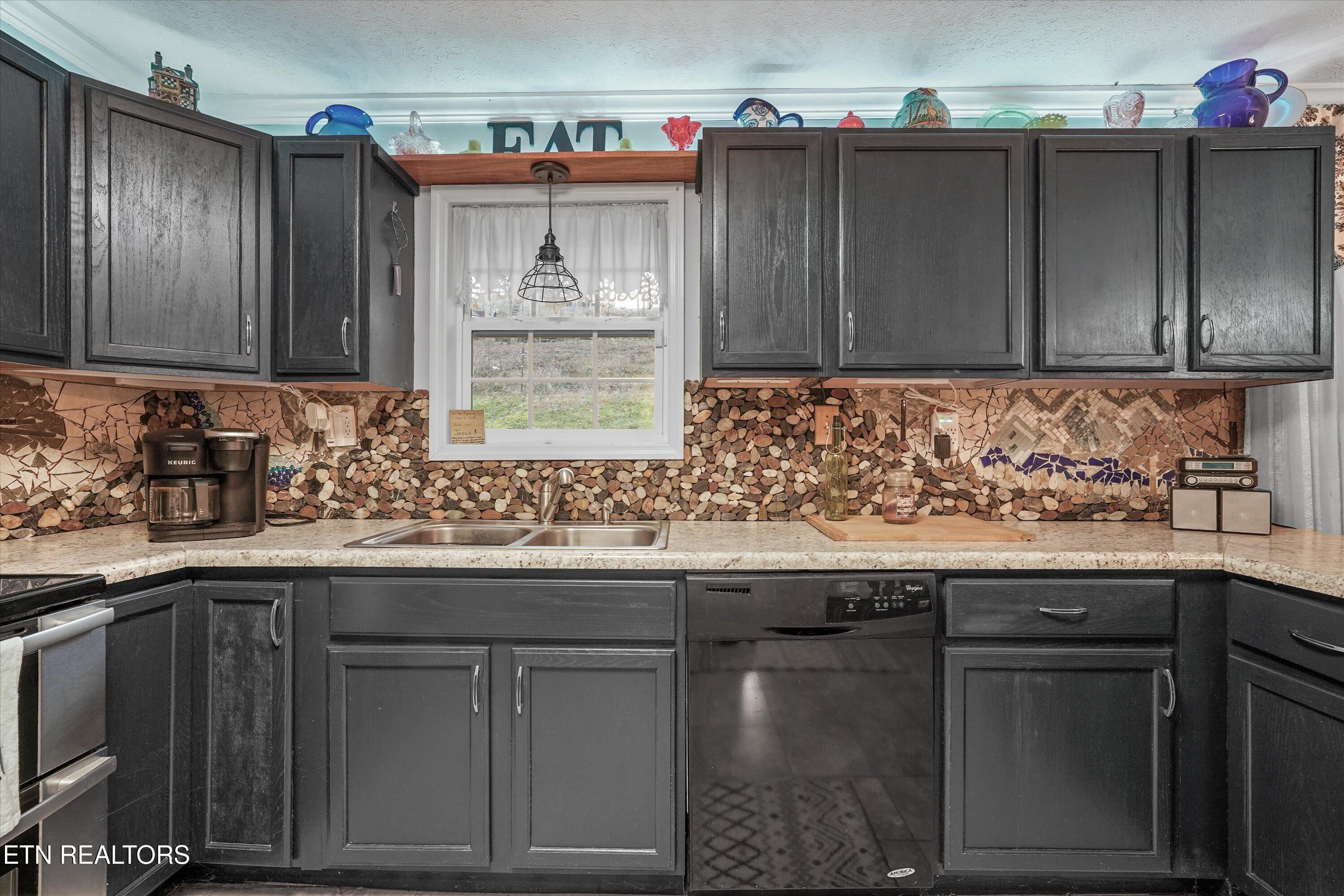 131 Scott. Road Harriman TN 37748