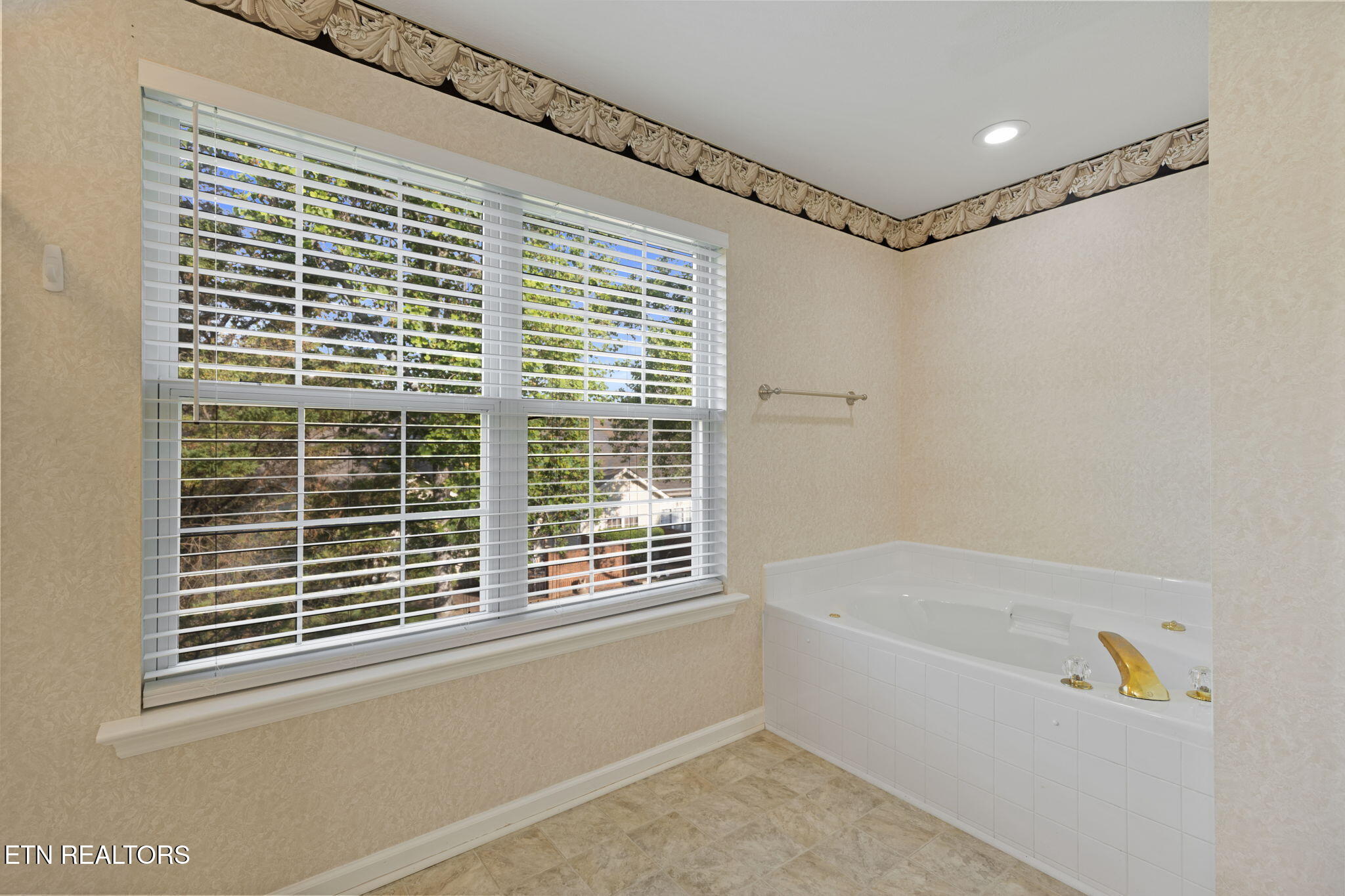 2427 Queens Lace Trail Chattanooga TN 37421