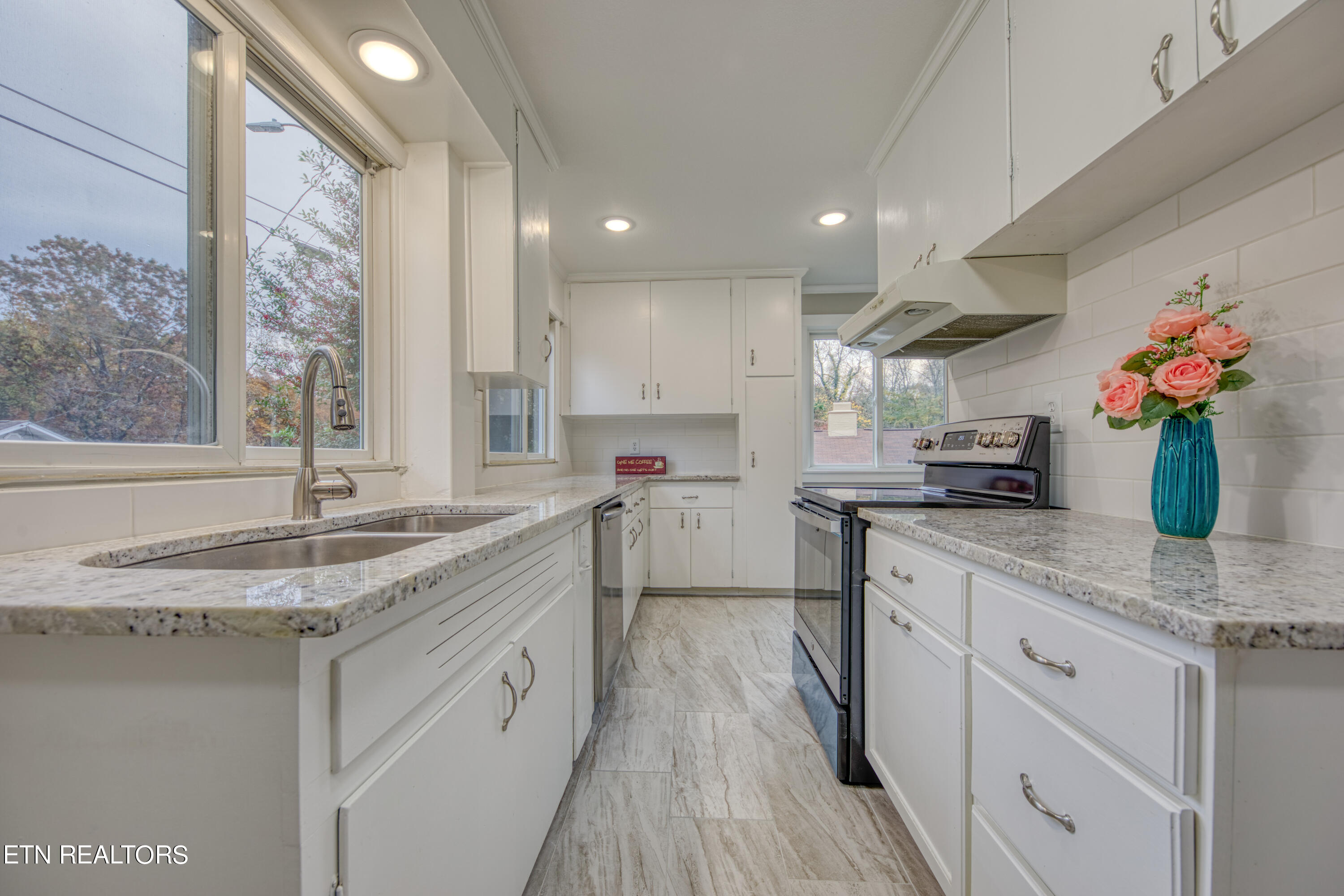 100 Ontario Lane Oak Ridge TN 37830
