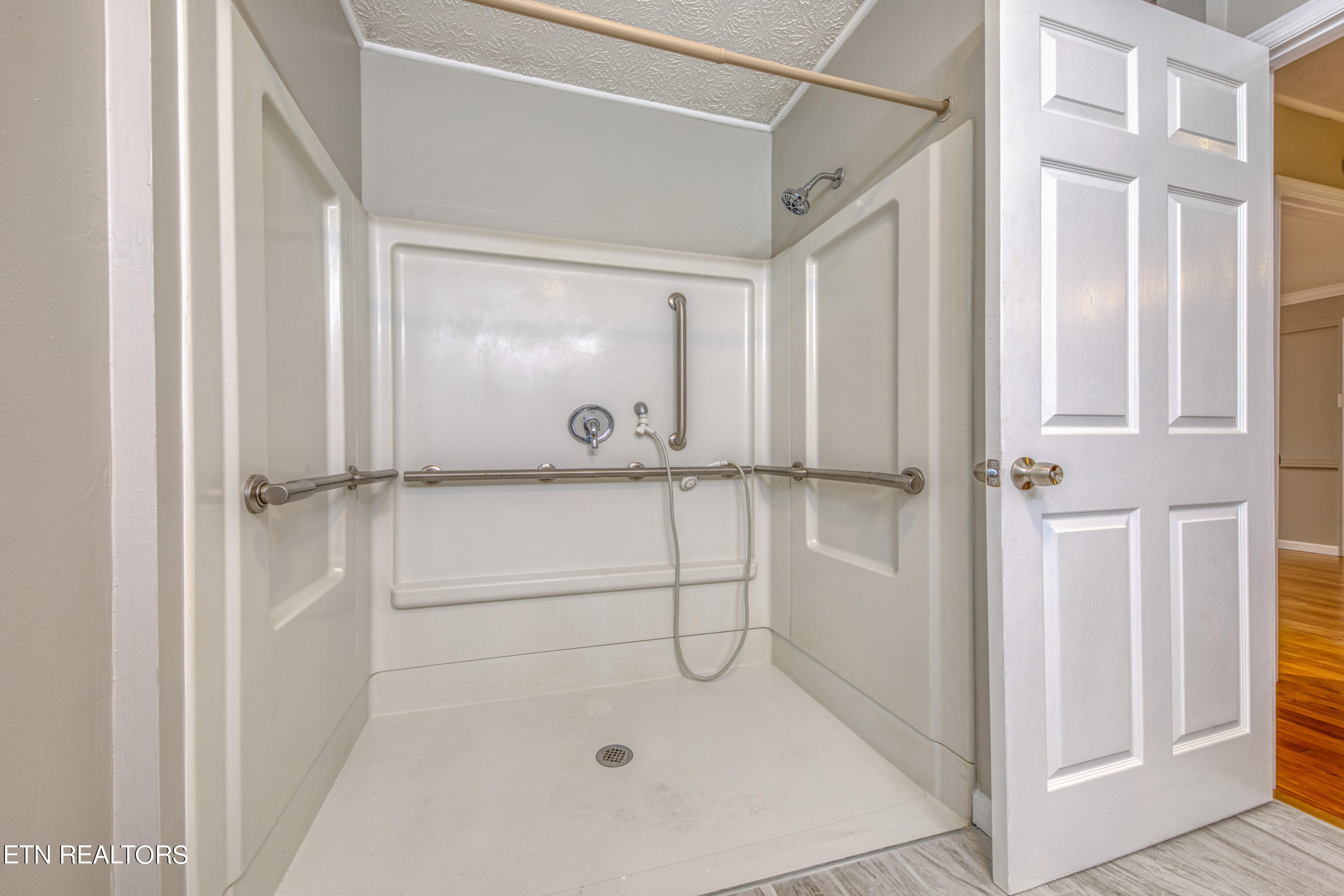100 Ontario Lane Oak Ridge TN 37830