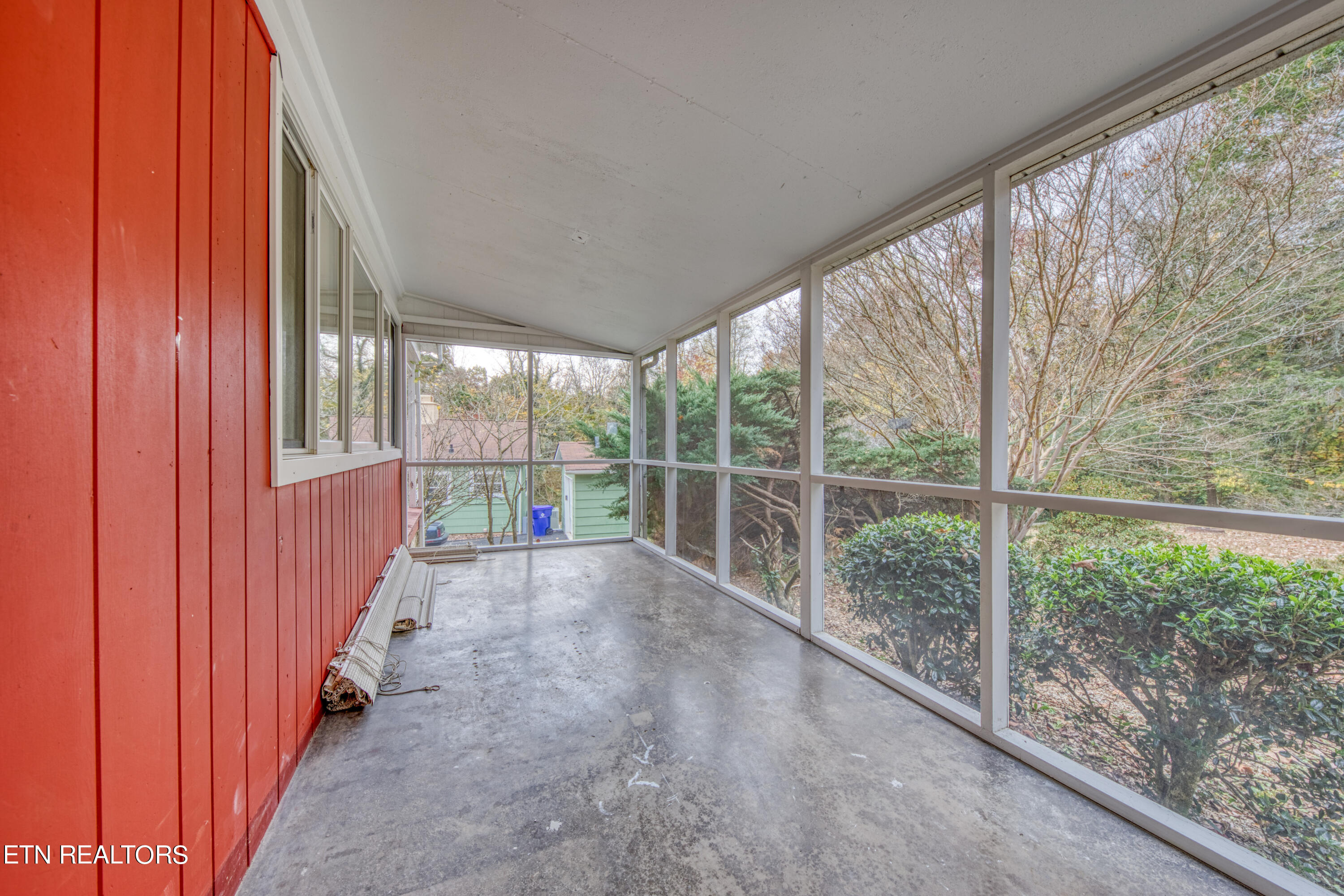 100 Ontario Lane Oak Ridge TN 37830