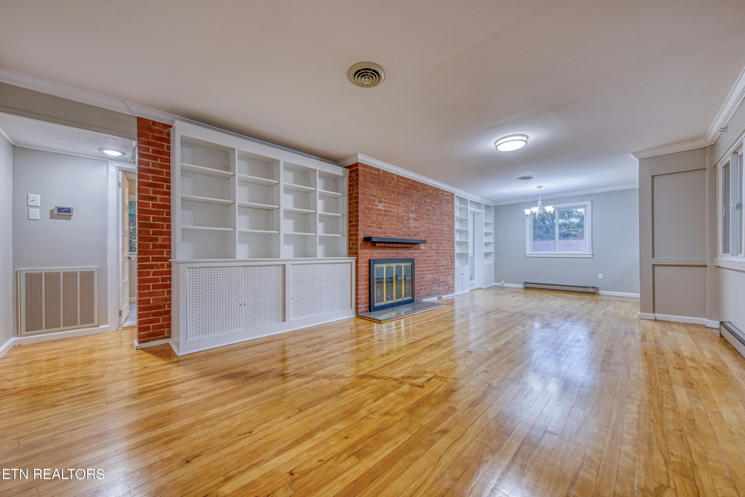 100 Ontario Lane Oak Ridge TN 37830