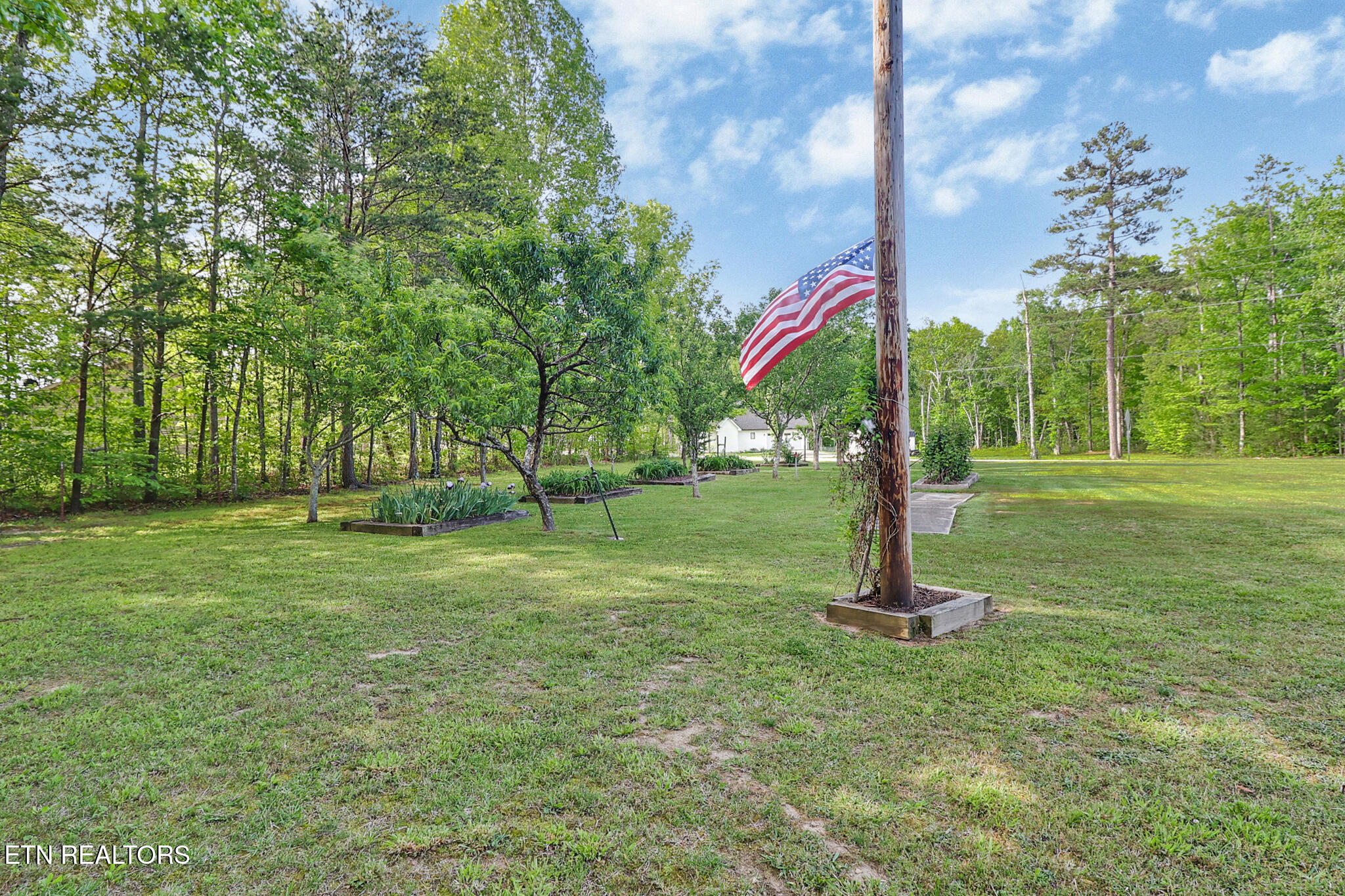 1004 Colony Road Grimsley TN 38565