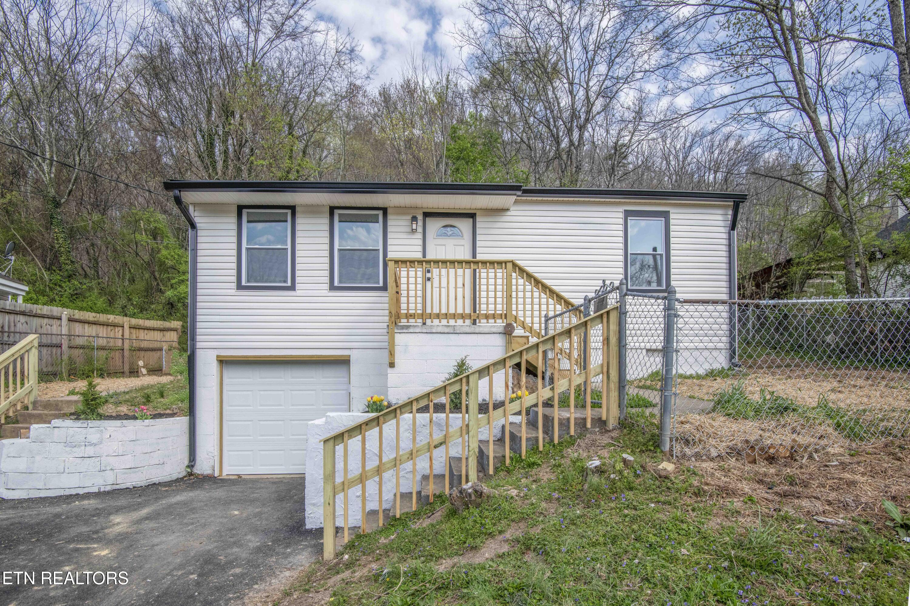 3221 Greenway Drive Knoxville TN 37918