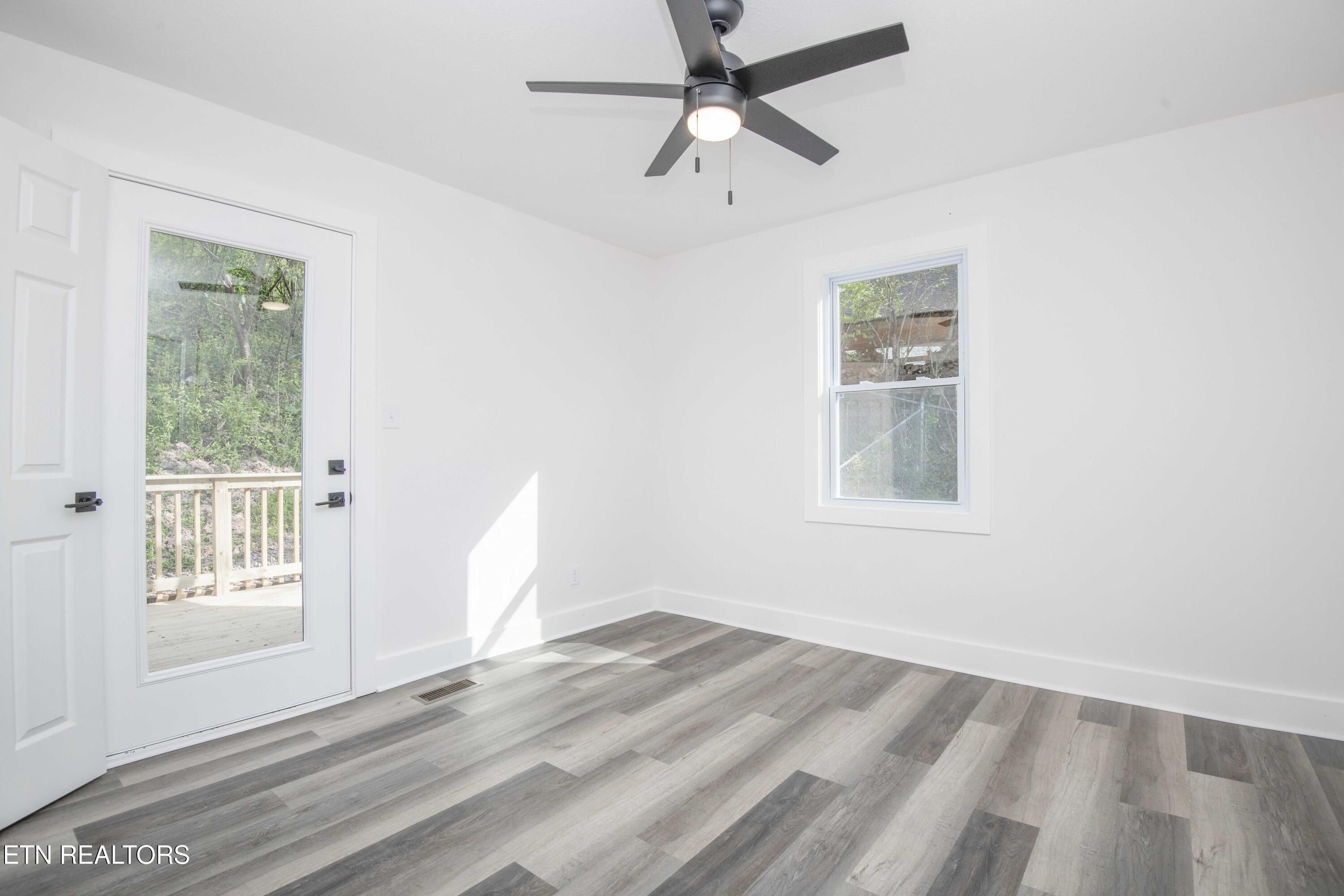 3221 Greenway Drive Knoxville TN 37918