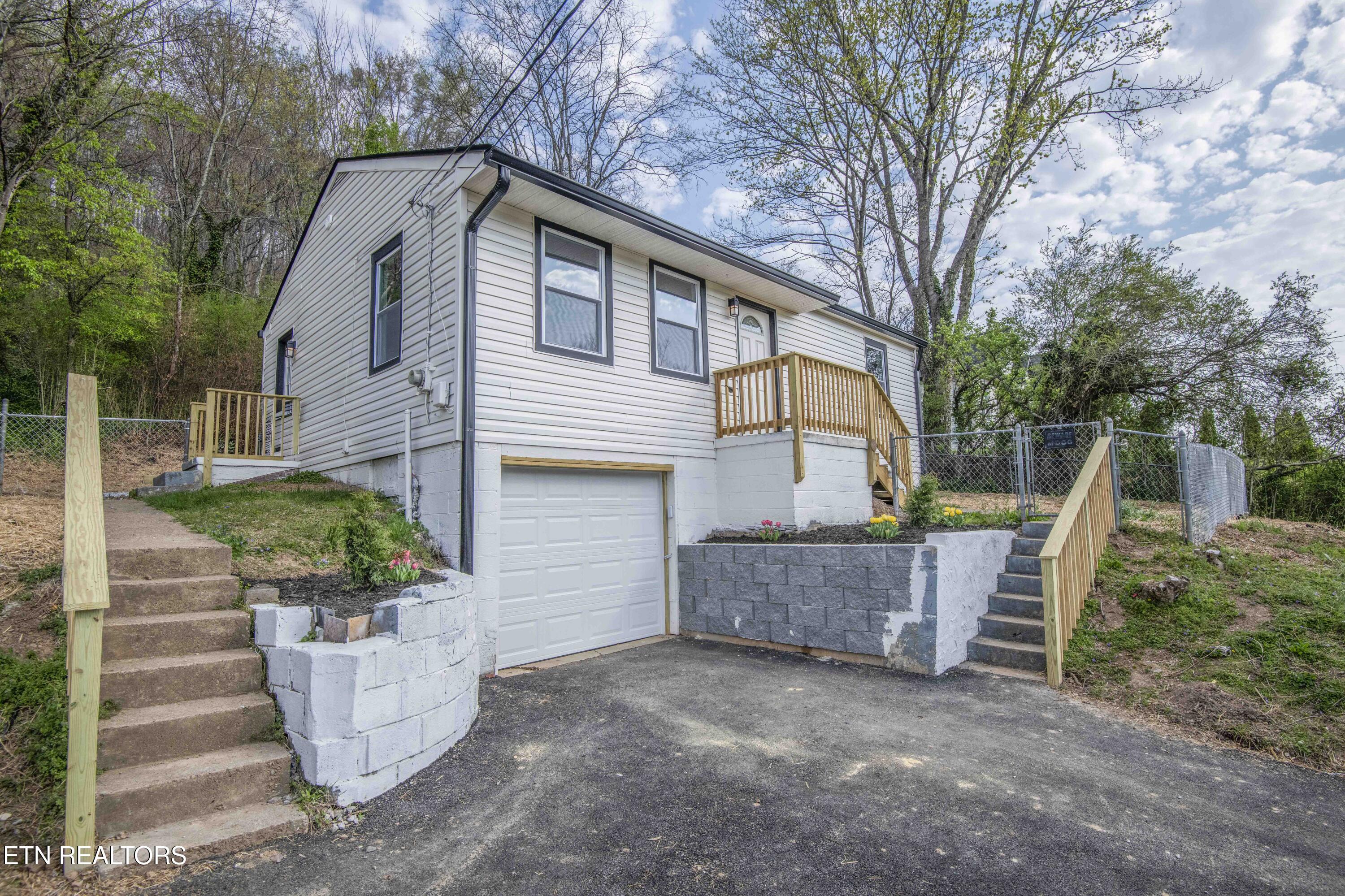 3221 Greenway Drive Knoxville TN 37918