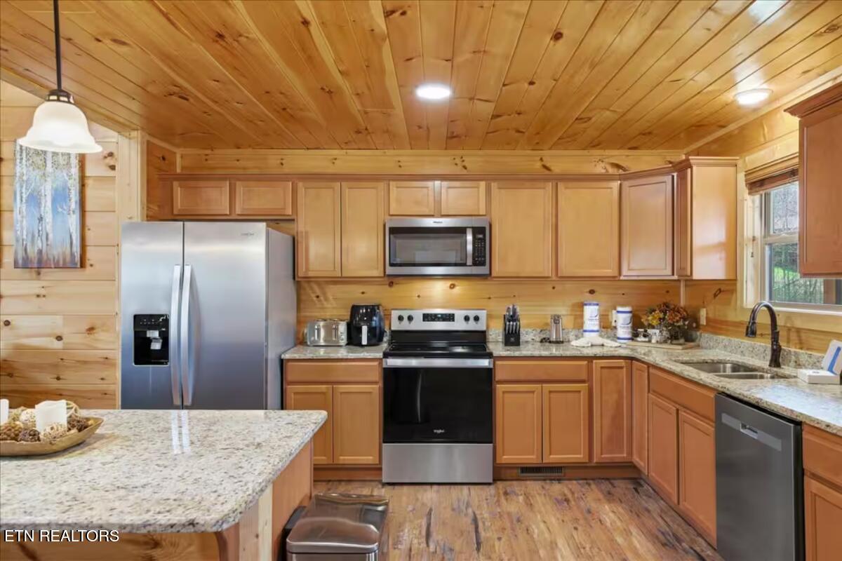 3213 Samuel Wear Drive Sevierville TN 37862