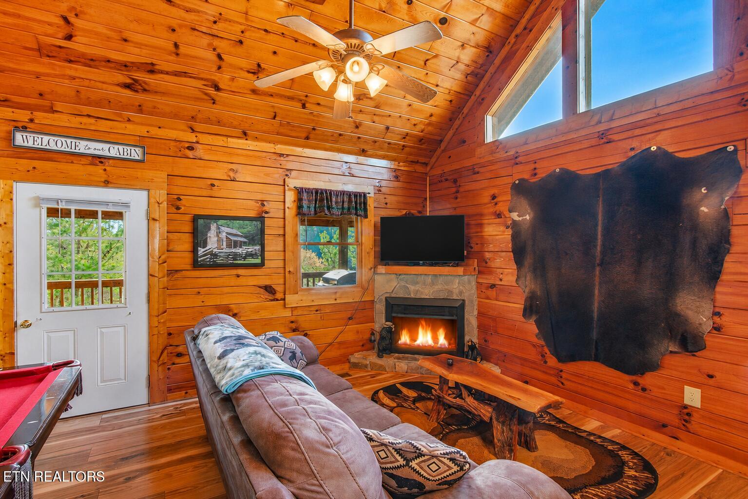570 Country Oaks Drive Pigeon Forge TN 37863