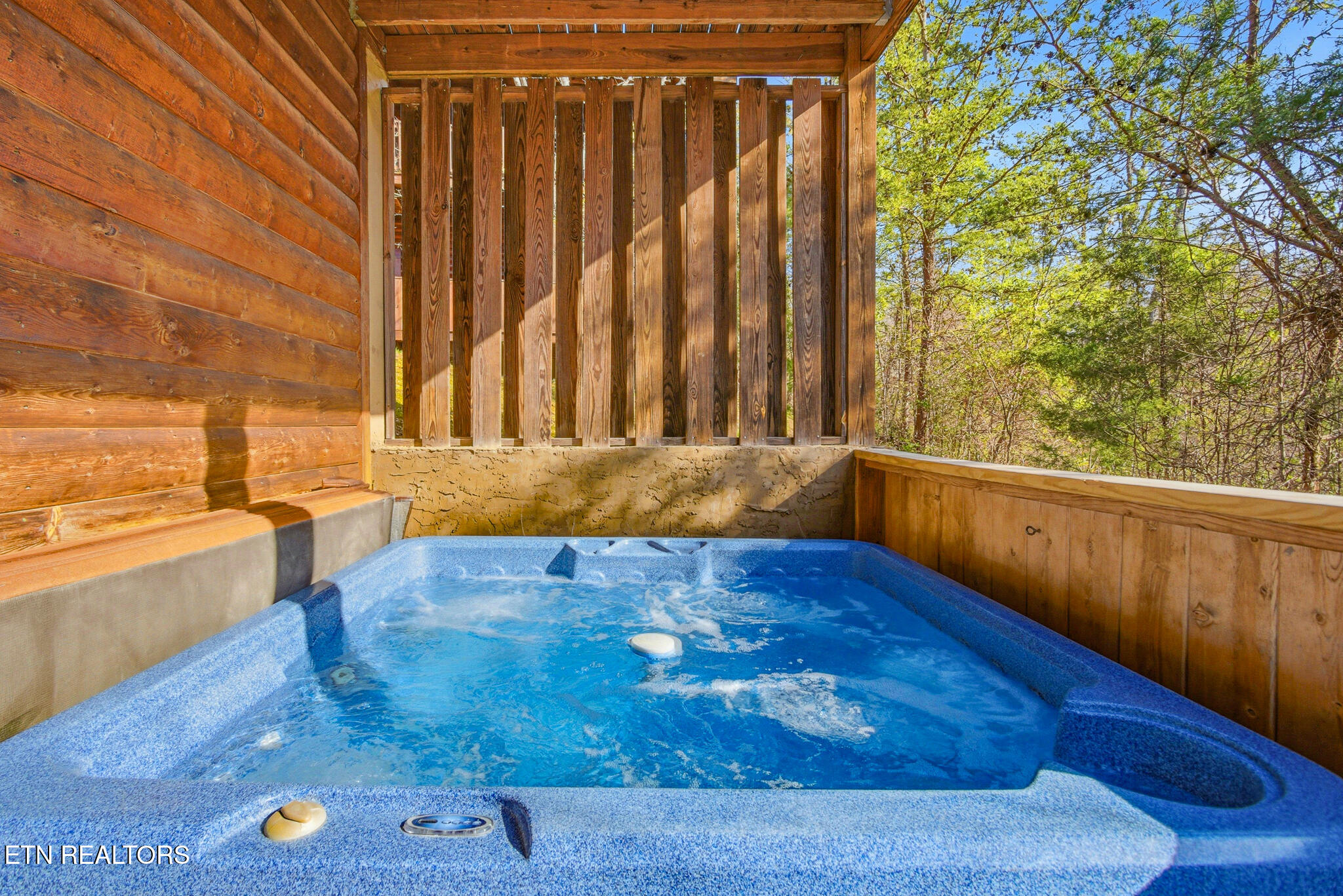 570 Country Oaks Drive Pigeon Forge TN 37863