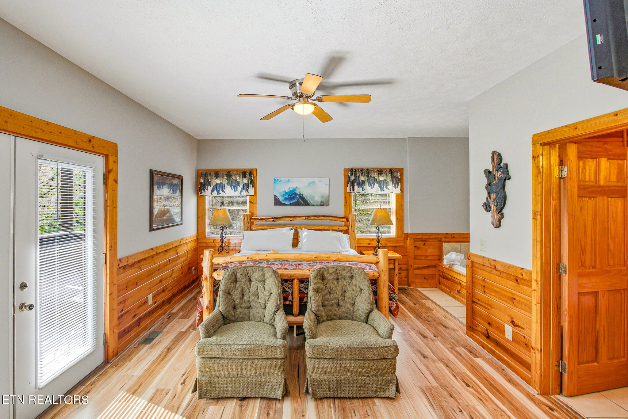 570 Country Oaks Drive Pigeon Forge TN 37863