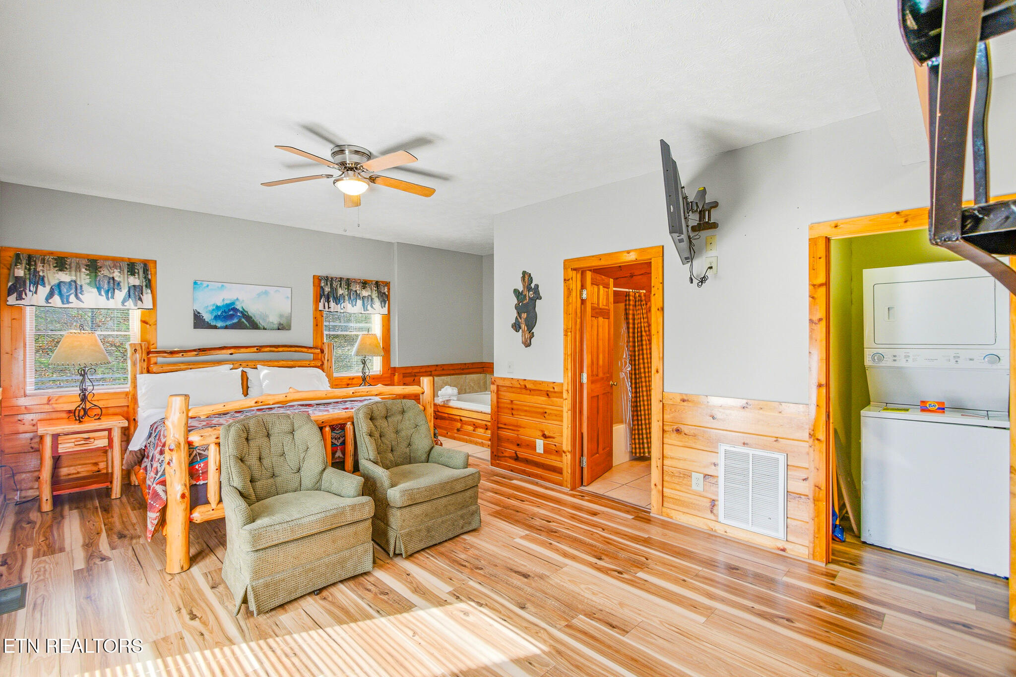 570 Country Oaks Drive Pigeon Forge TN 37863