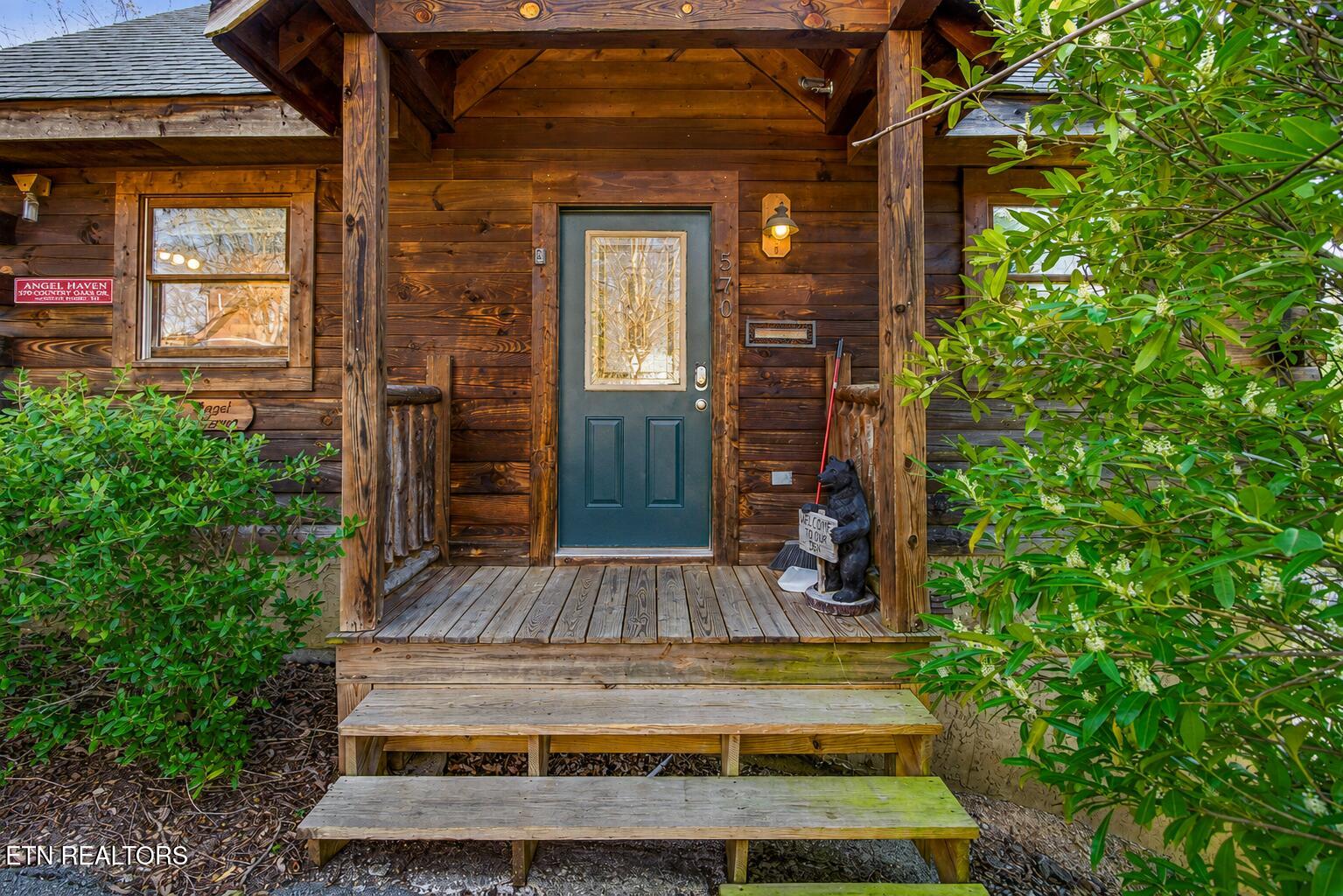570 Country Oaks Drive Pigeon Forge TN 37863