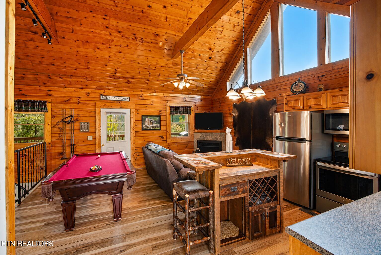 570 Country Oaks Drive Pigeon Forge TN 37863