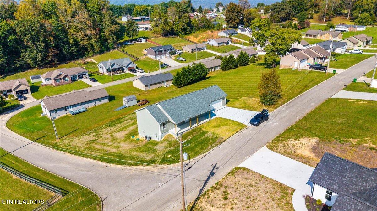 172 Storm Lane Jacksboro TN 37757