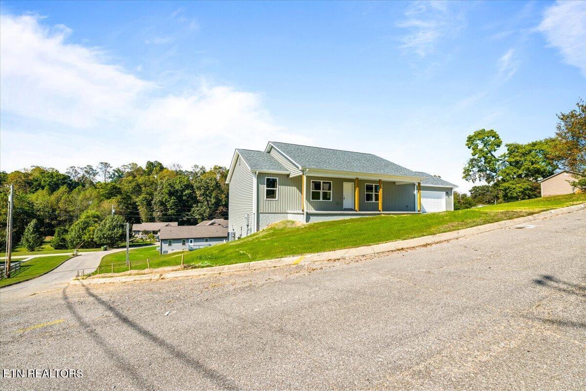 172 Storm Lane Jacksboro TN 37757