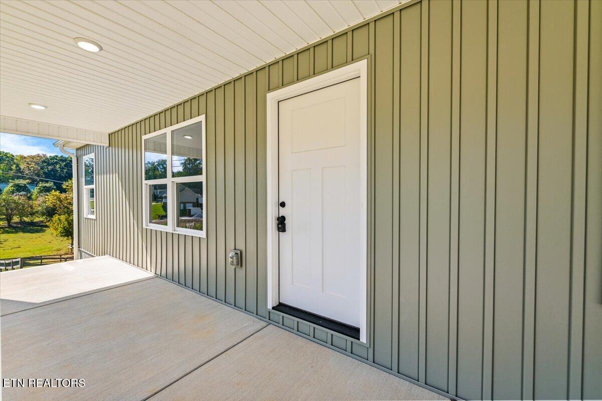 172 Storm Lane Jacksboro TN 37757