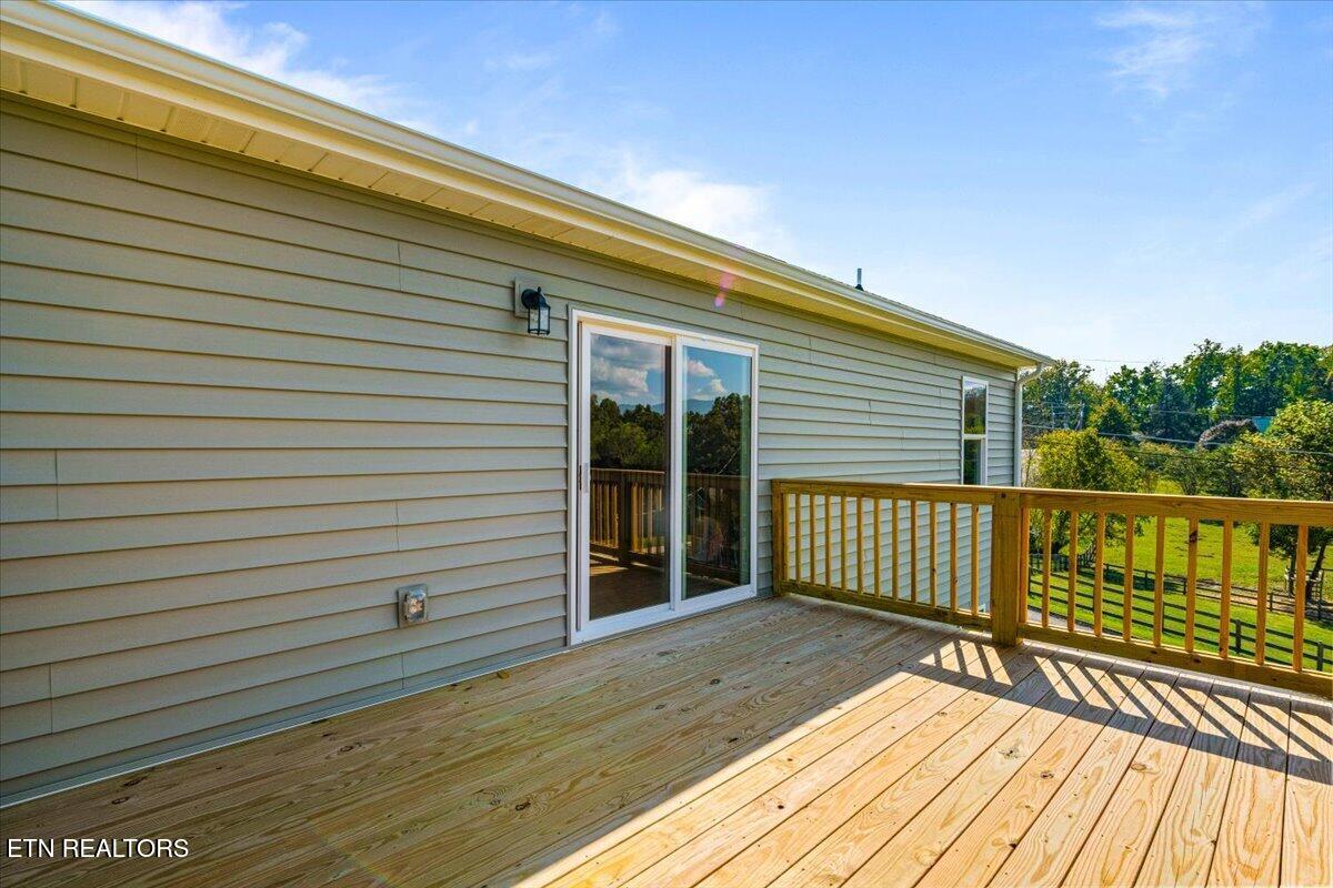 172 Storm Lane Jacksboro TN 37757