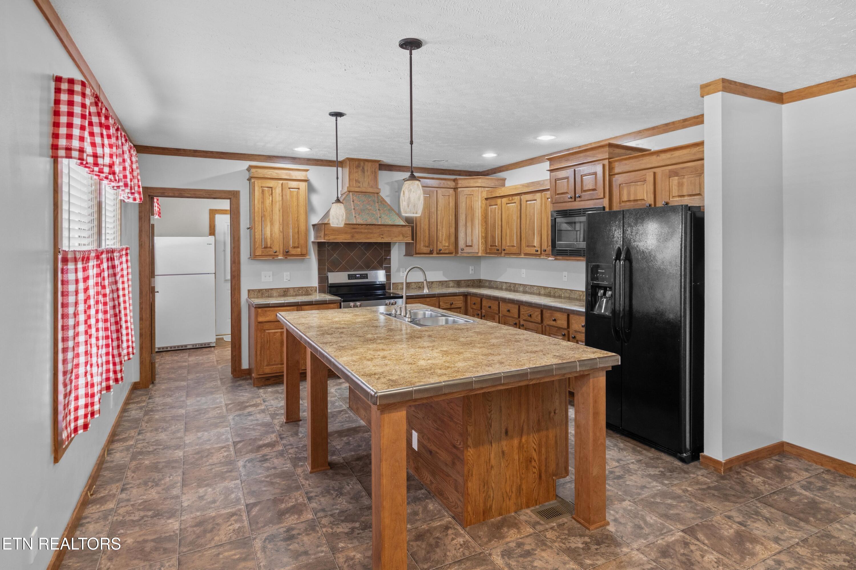 860 Harrison Ferry Road Baneberry TN 37890