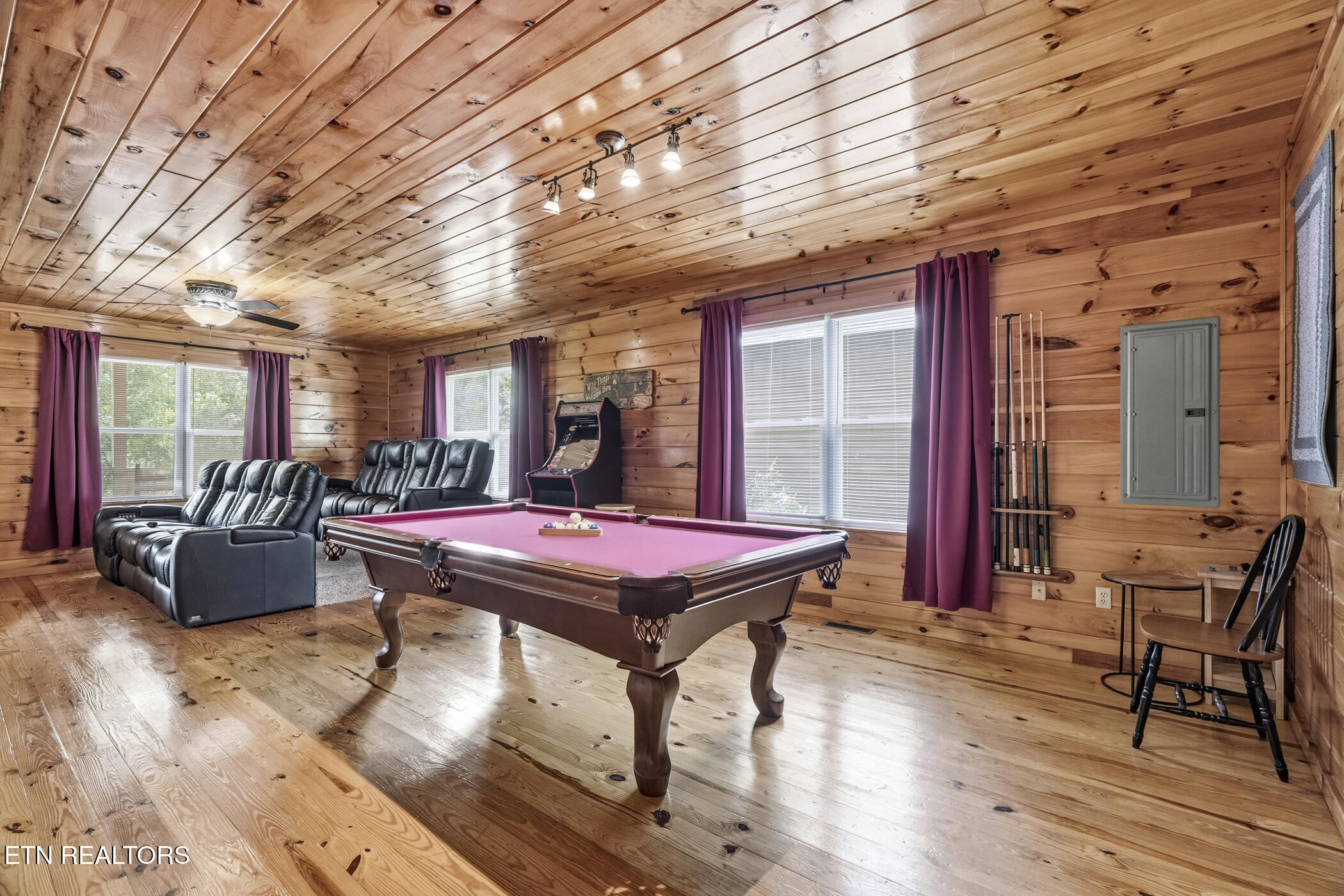 440 Oak Sky Way Sevierville TN 37876