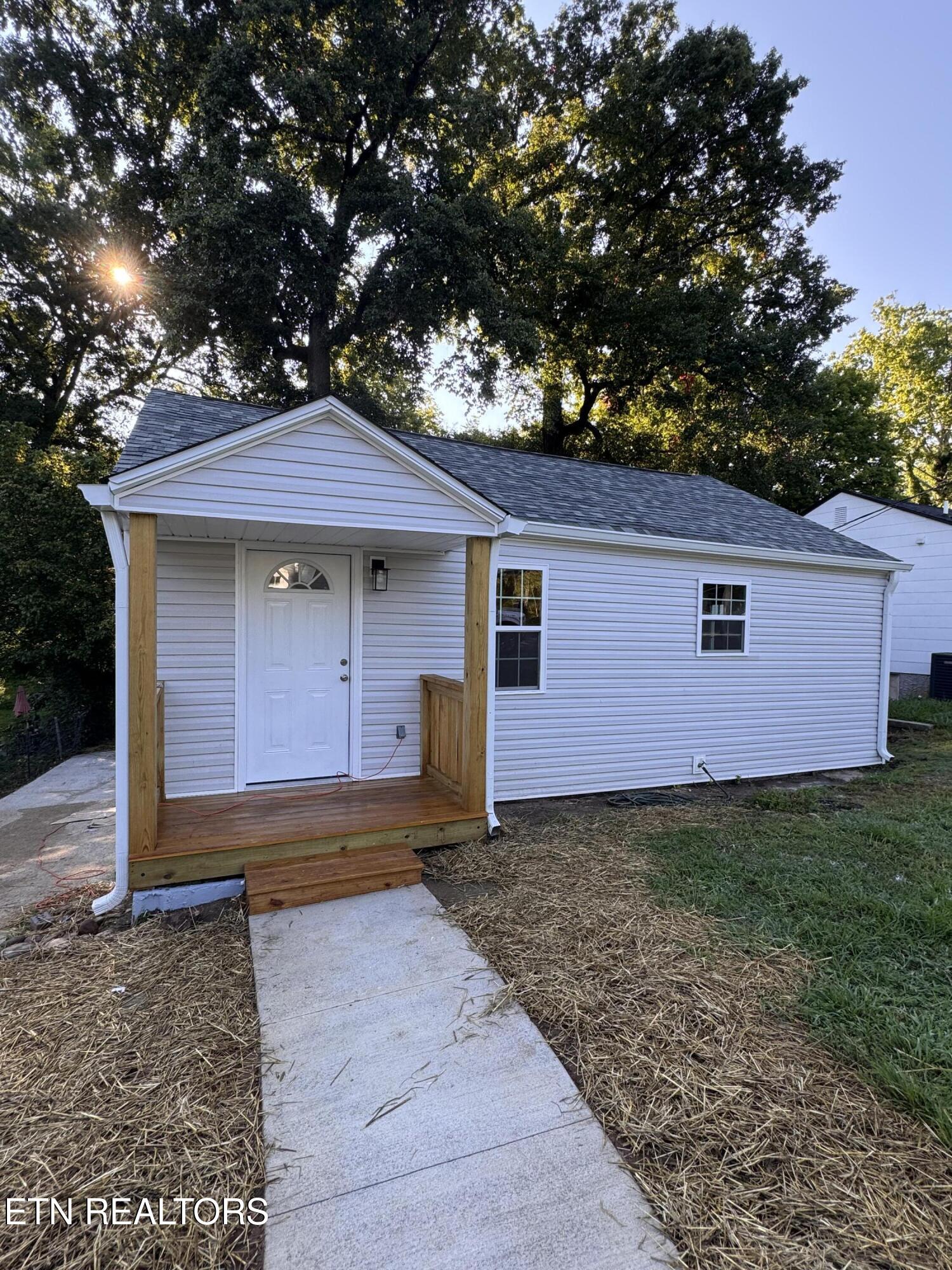 3416 Oak Grove Street Knoxville TN 37920